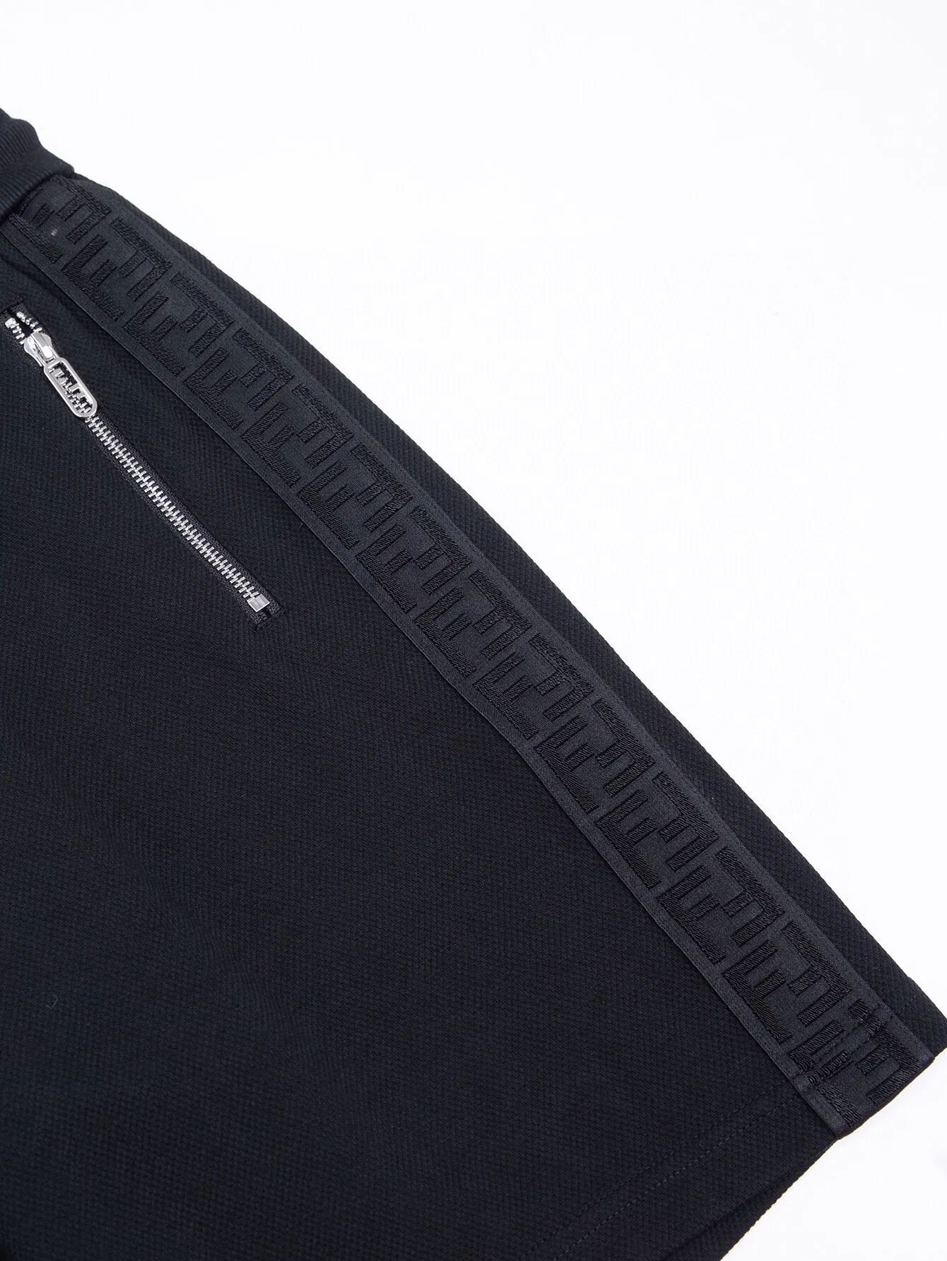 Jacquard Knit Drawstring Shorts D14516115 — view 8