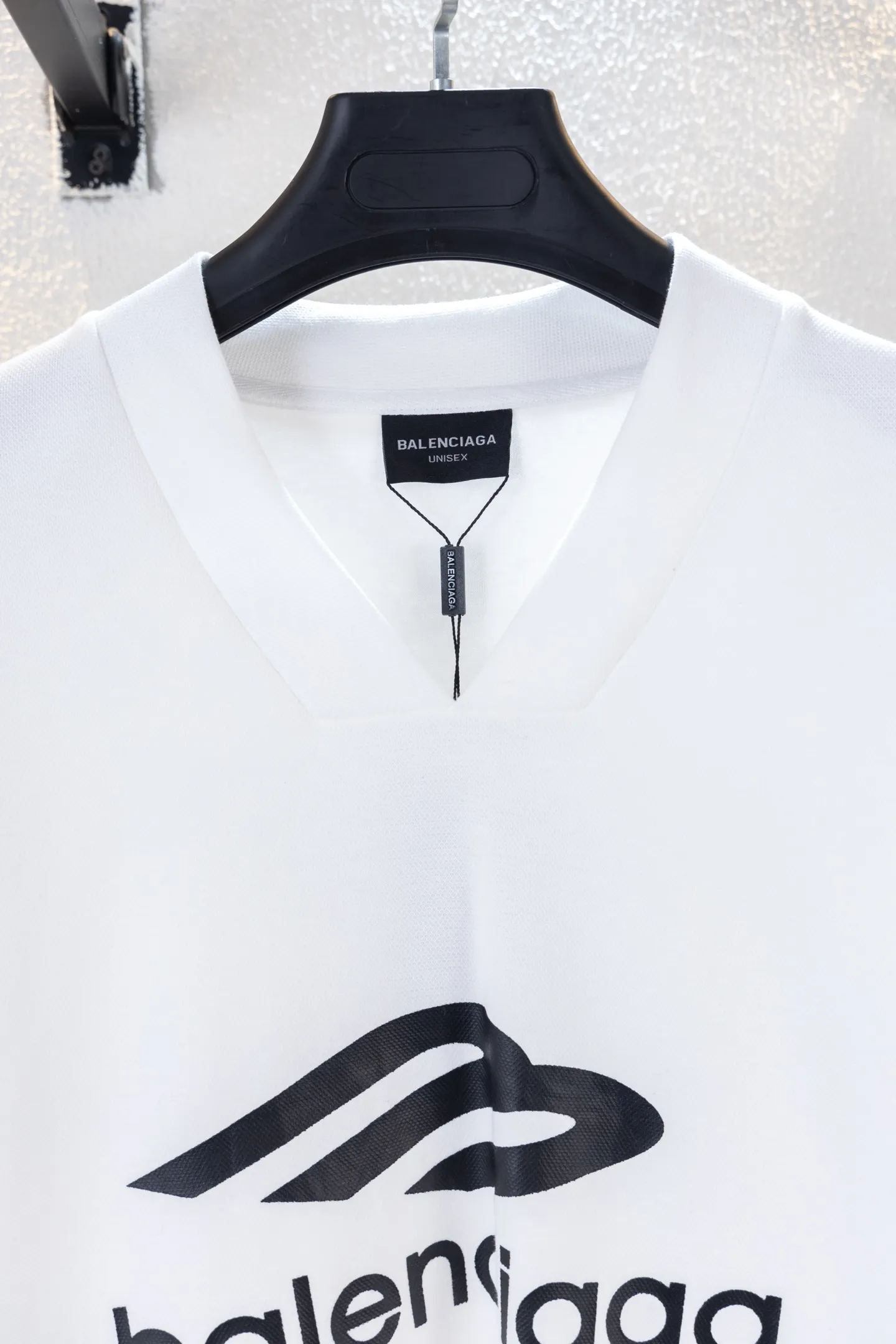 Skiwear Oversized V-Neck Long-Sleeve T-Shirt D14812254 — view 3