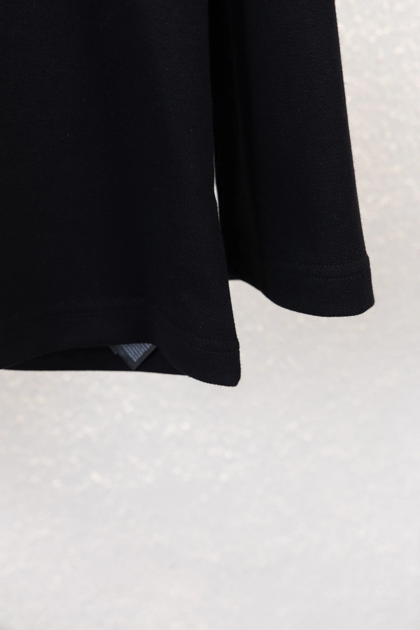 Skiwear Logo-Print V-Neck Long-Sleeve T-Shirt D14812253 — view 9