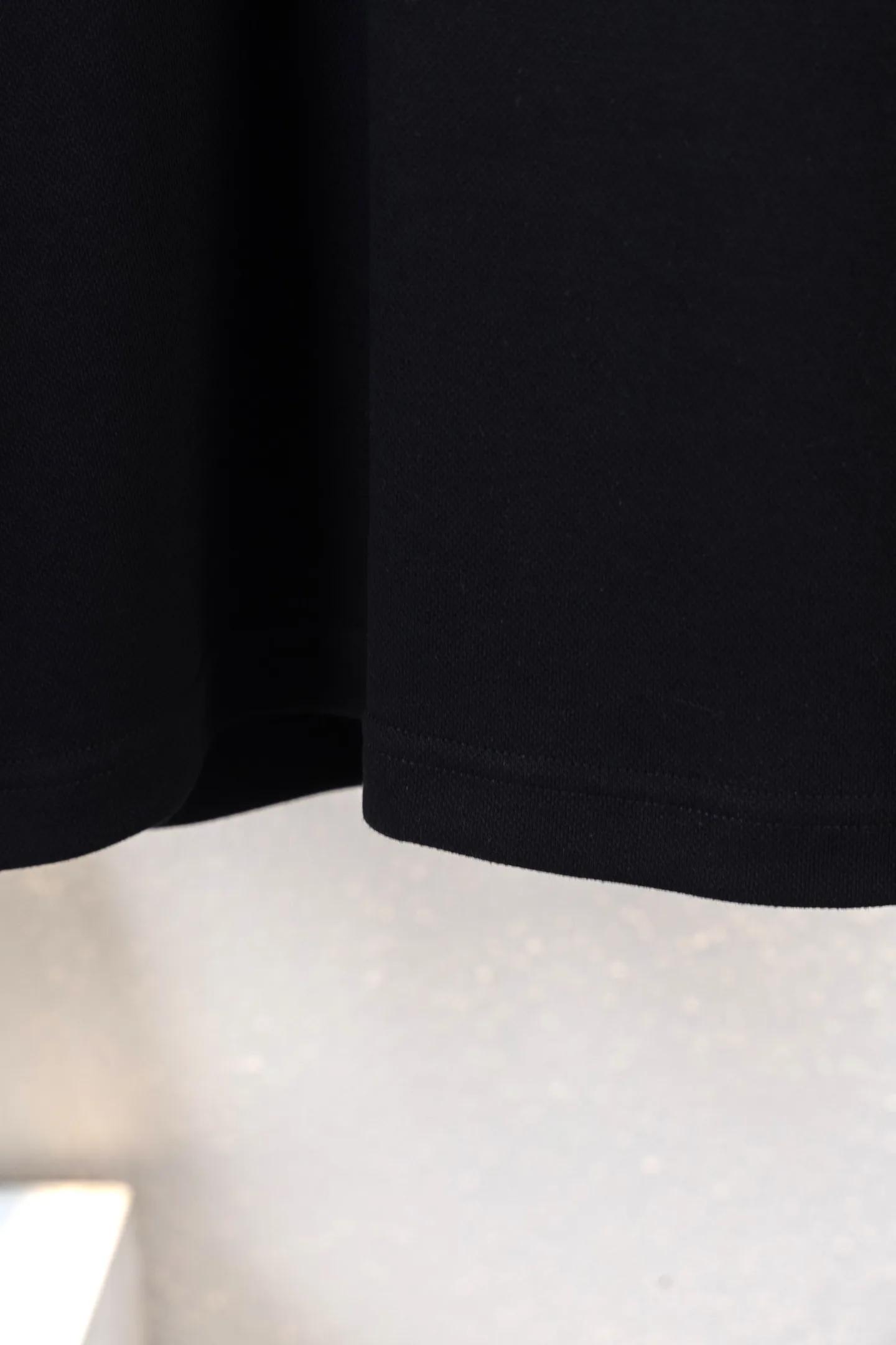 Skiwear Logo-Print V-Neck Long-Sleeve T-Shirt D14812253 — view 10