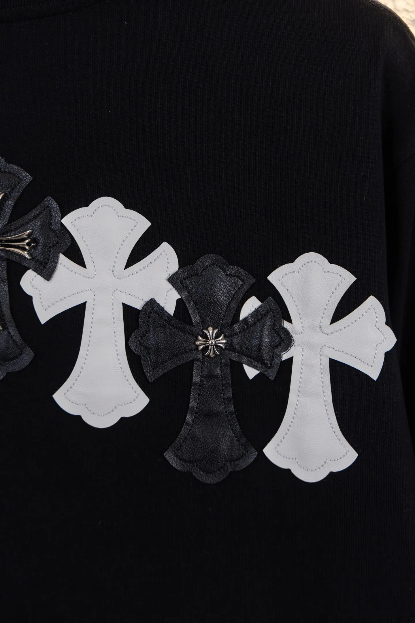 Cross Patch Embroidered Cotton Sweatshirt D14812235 — view 7