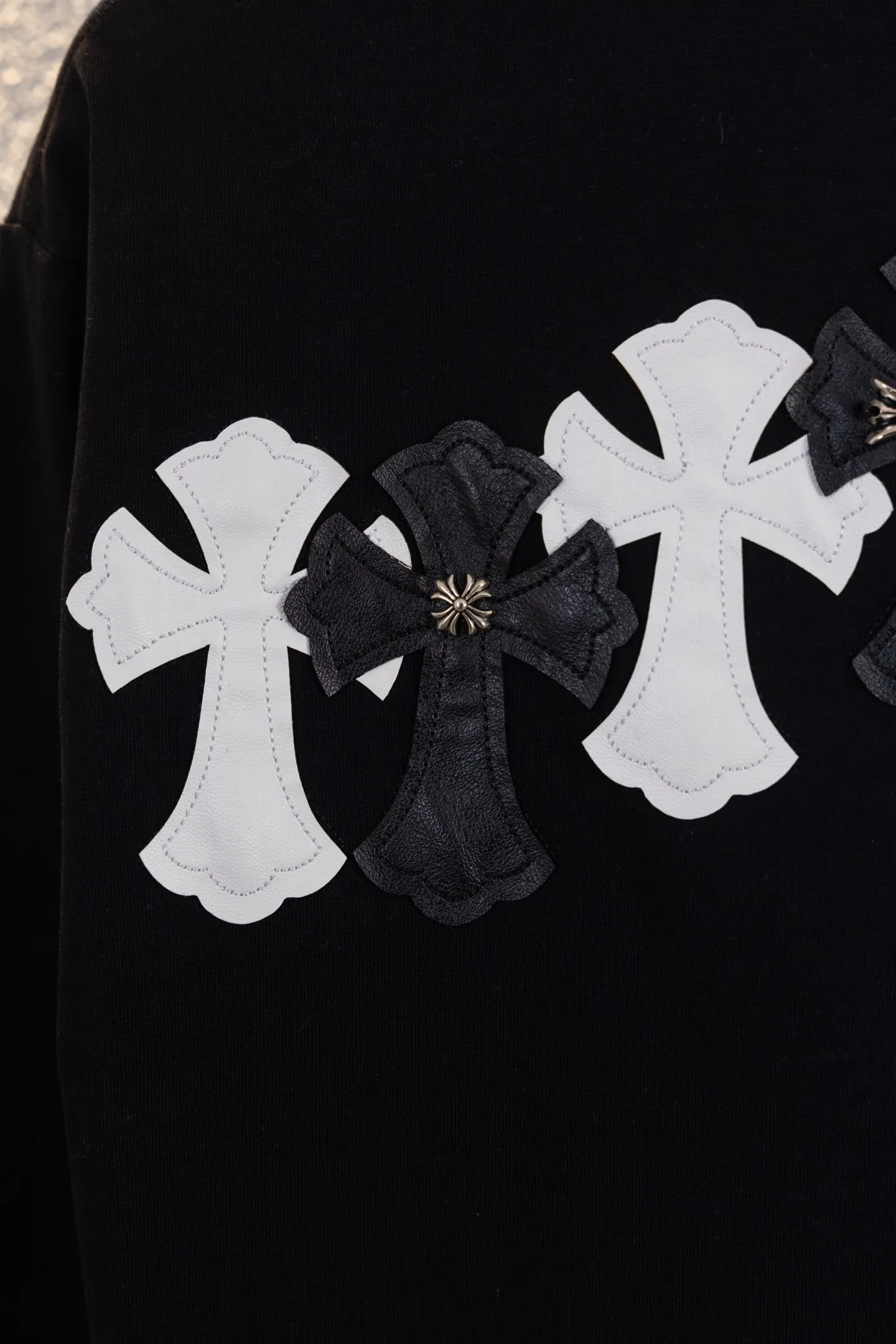 Cross Patch Embroidered Cotton Sweatshirt D14812235 — view 9