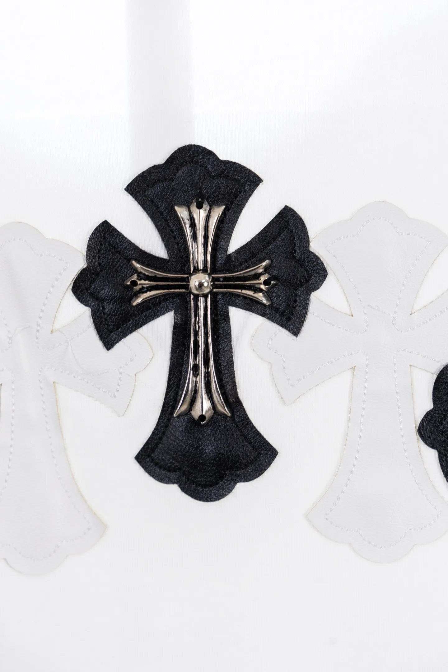 Cross Patch Embroidered Cotton Sweatshirt D14812234 — view 8