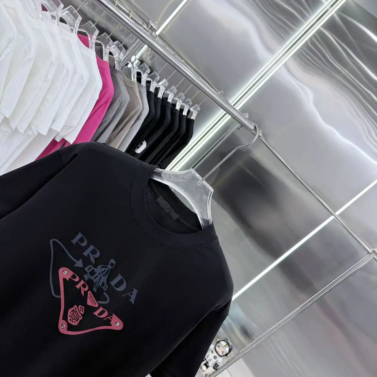 Embellished Logo Graphic T-Shirt D15013957 — view 7