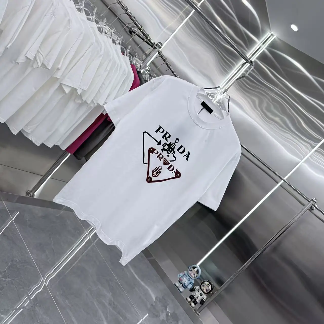 Embellished Graphic Logo T-Shirt D15013958 — view 2
