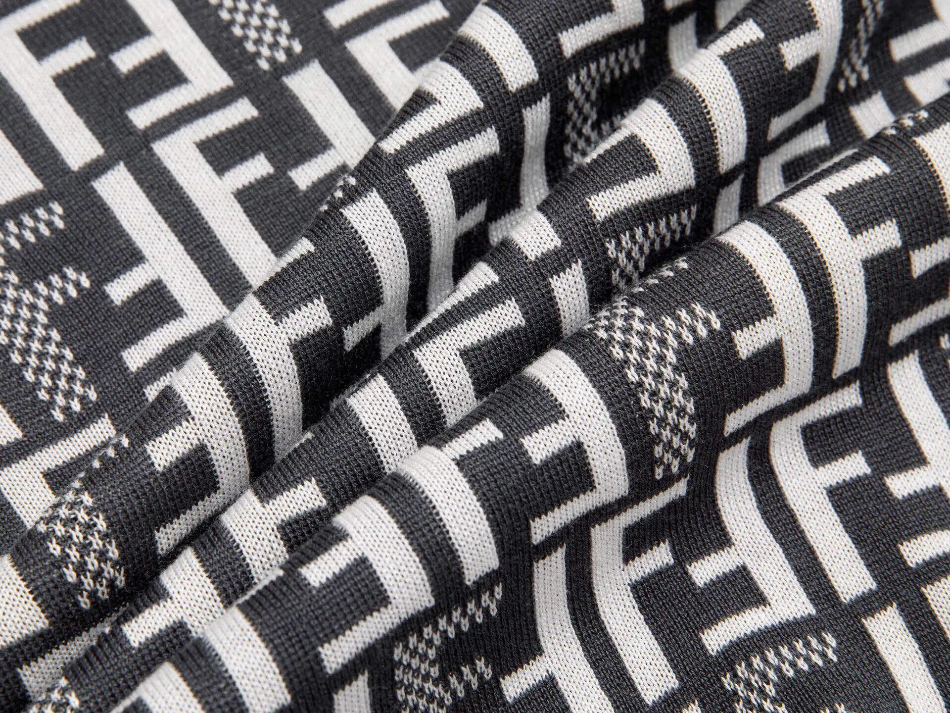 FF Monogram Jacquard Knit T-Shirt D15016107 — view 8