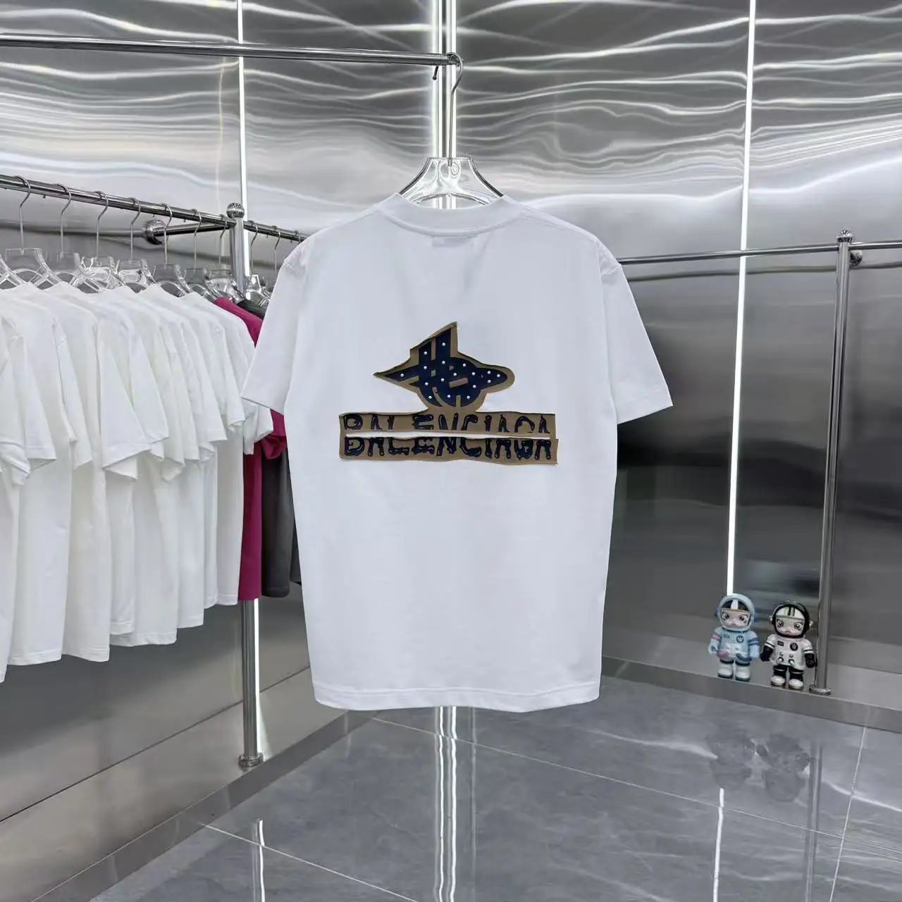 Embellished Logo Patch Cotton T-Shirt D15013956 — view 7
