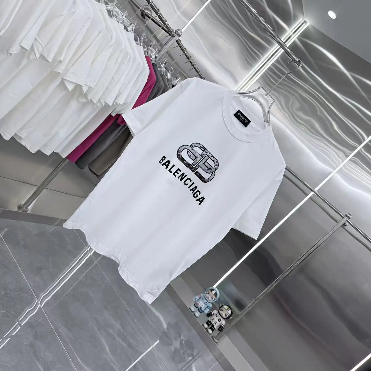 Distressed Logo Print Oversized T-Shirt D15013950 — view 2