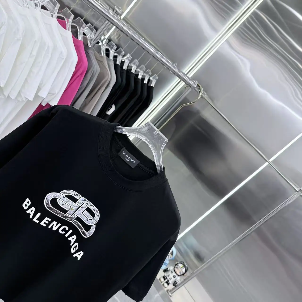 Logo-Print Distressed Cotton T-Shirt D15013949 — view 7