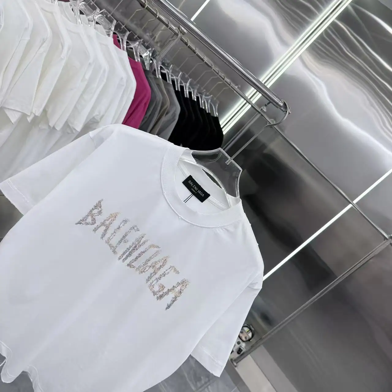 Distressed Logo-Print Cotton T-Shirt D15013928 — view 3