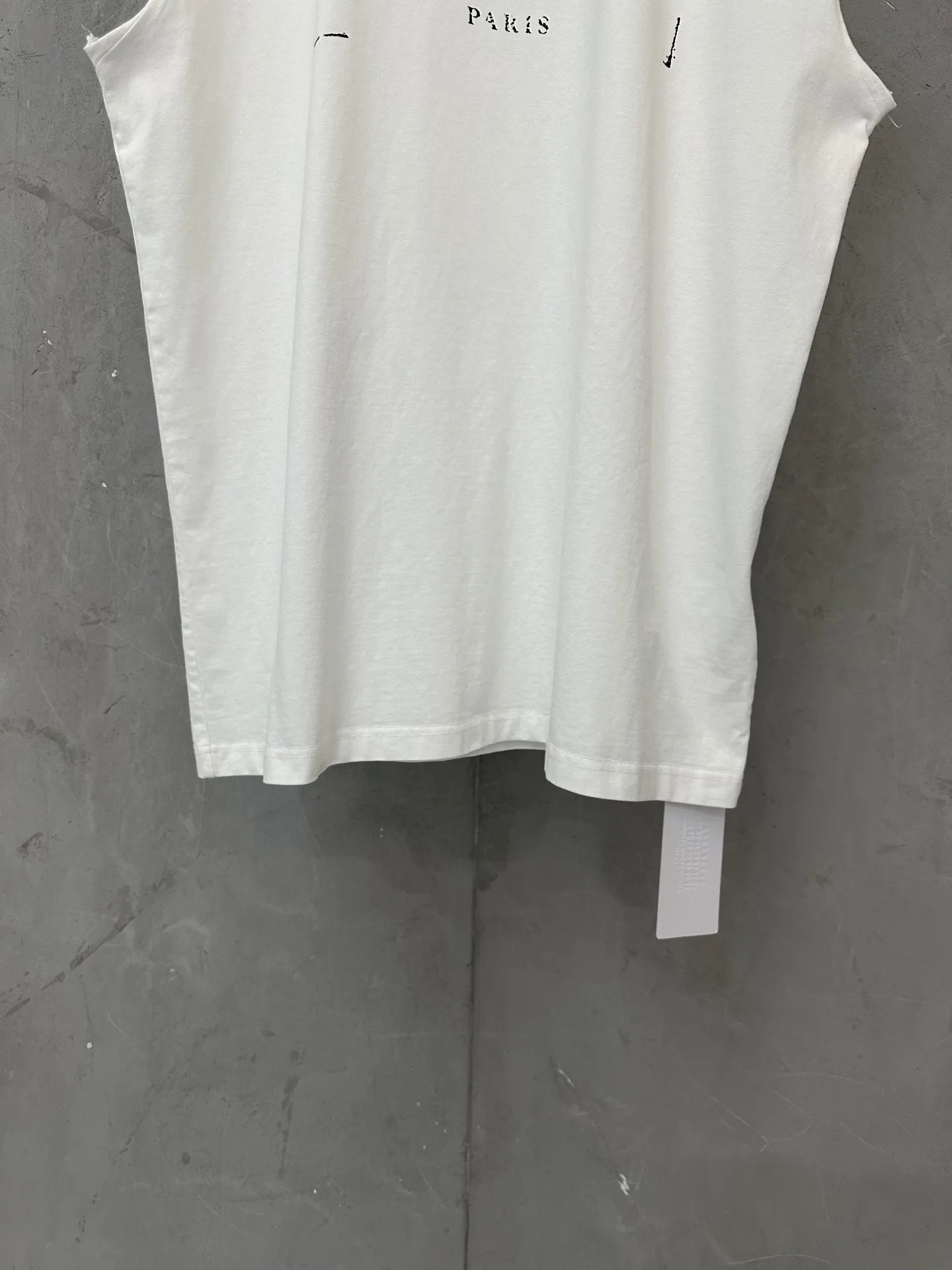 Distressed Logo Print Sleeveless T-Shirt D15011333 — view 4