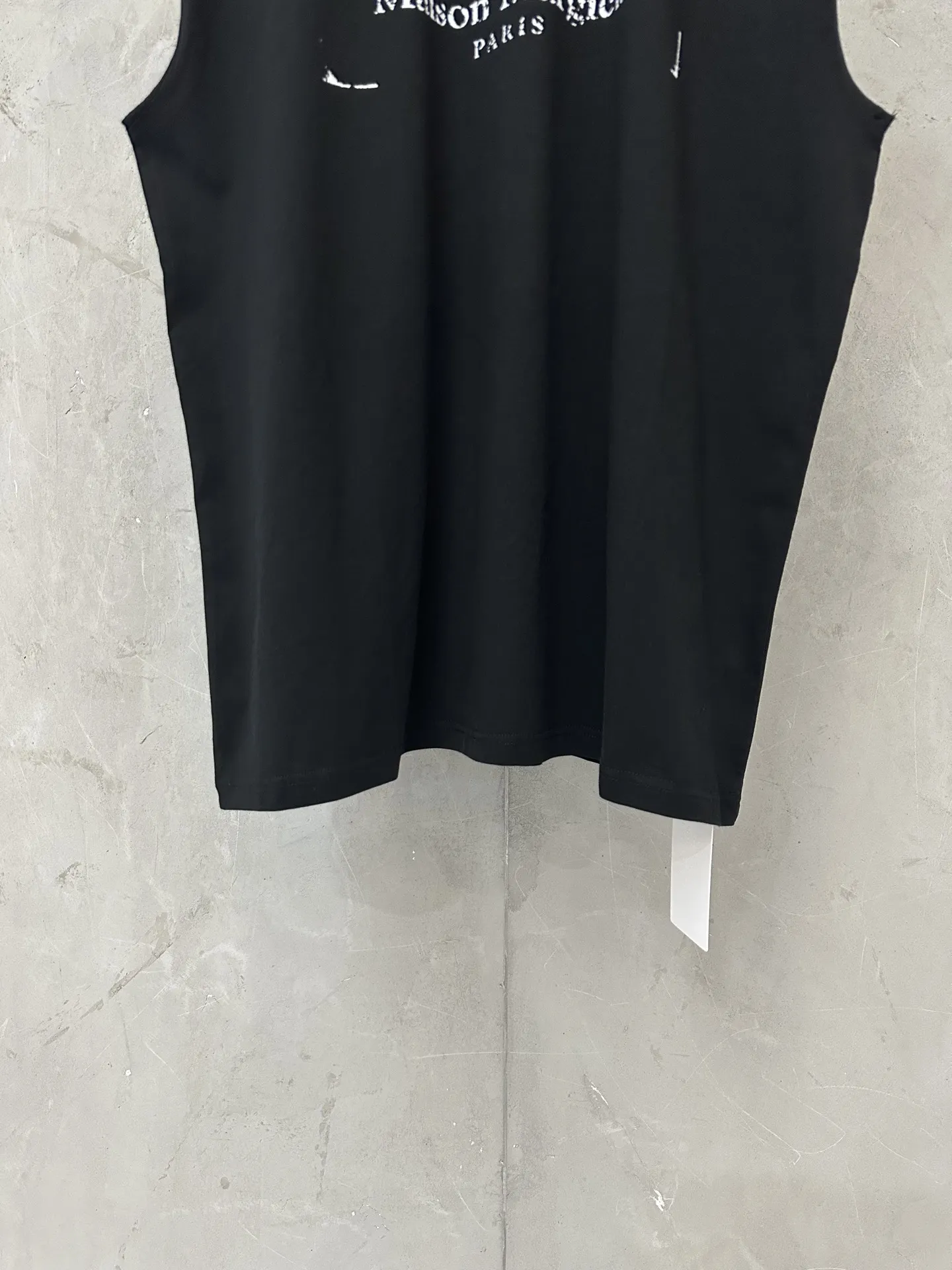 Maison Margiela Distorted Logo Print Sleeveless T-Shirt D16511334 — view 4