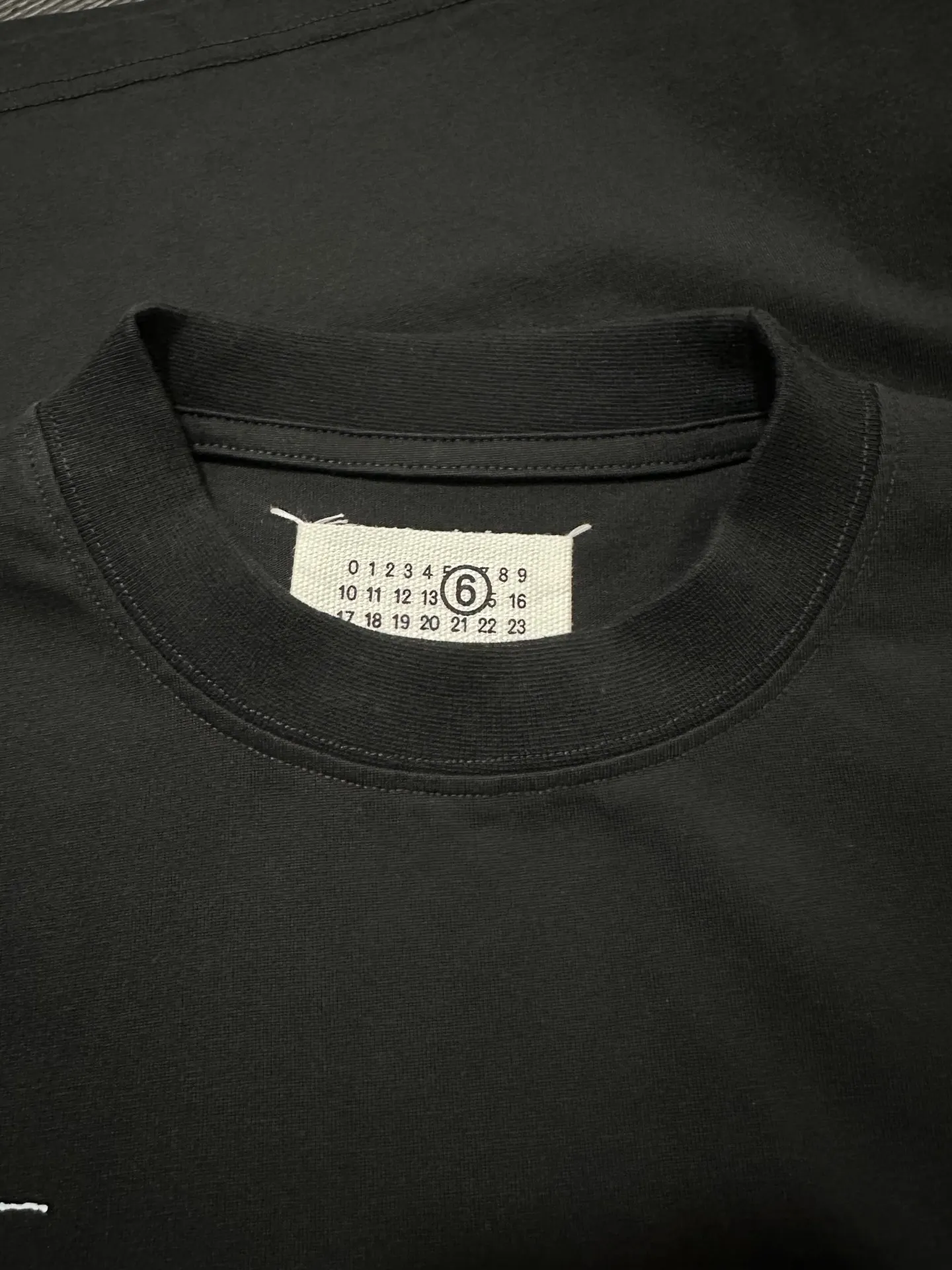 Maison Margiela Distorted Logo Print Sleeveless T-Shirt D16511334 — view 6