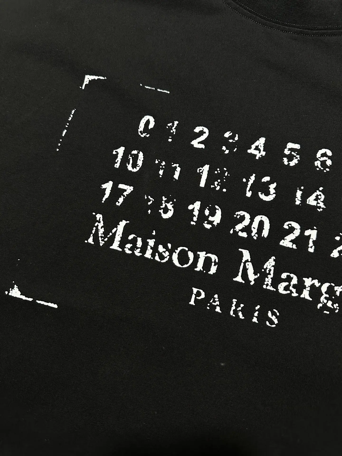 Maison Margiela Distorted Logo Print Sleeveless T-Shirt D16511334 — view 8