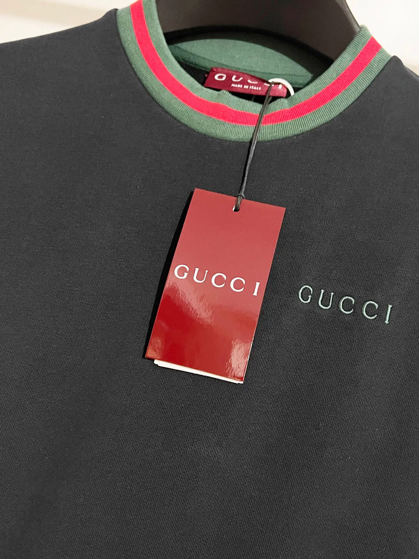 Web-Stripe Trim Logo Sweatshirt D15016037 — view 4