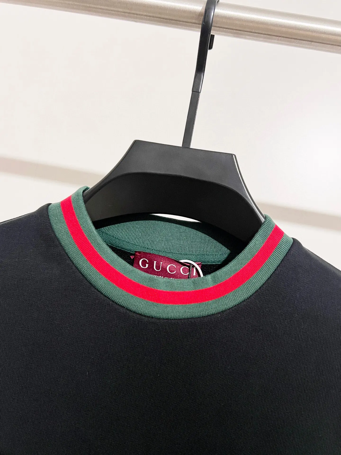 Web-Stripe Trim Logo Sweatshirt D15016037 — view 7