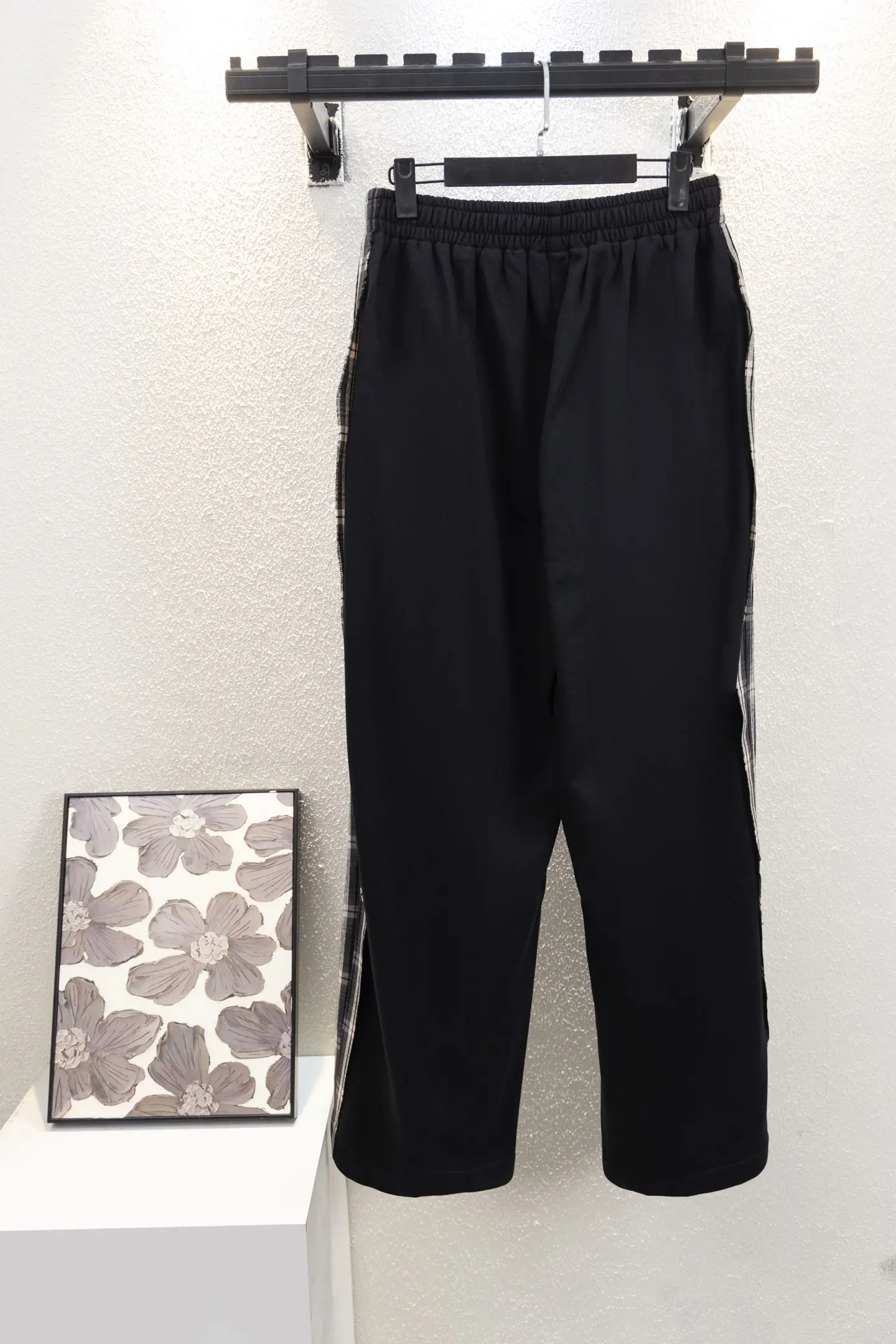 Hybrid Paneled Plaid Trousers D15512239 — view 2