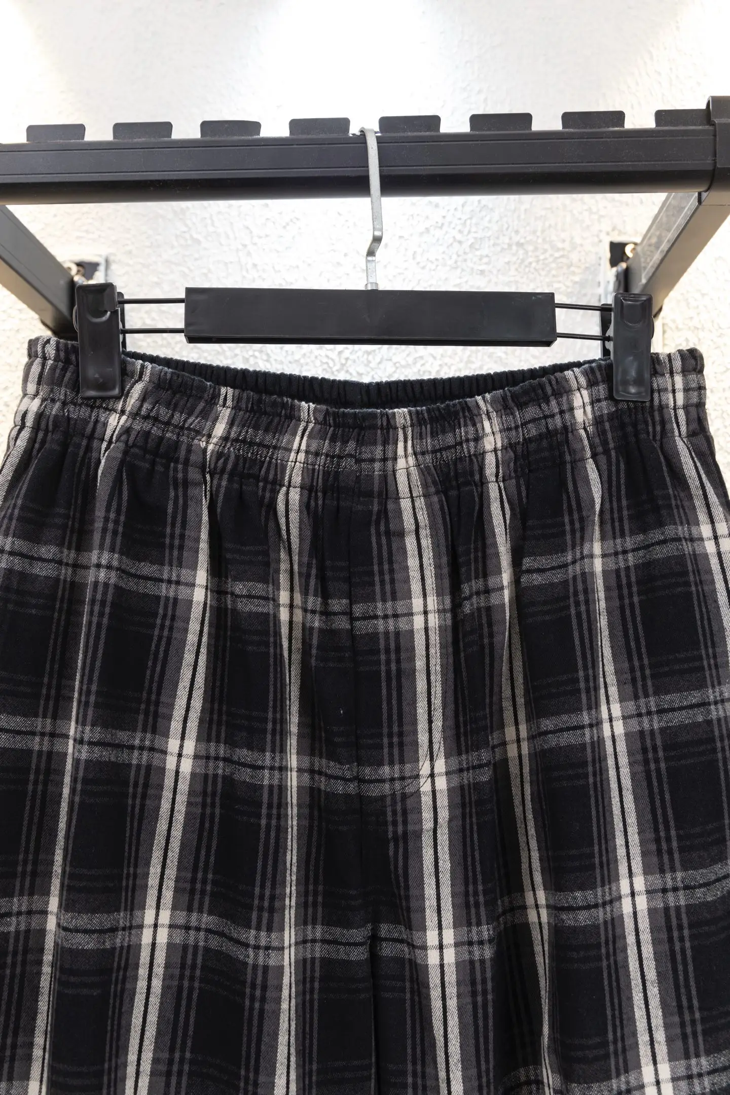 Hybrid Paneled Plaid Trousers D15512239 — view 3