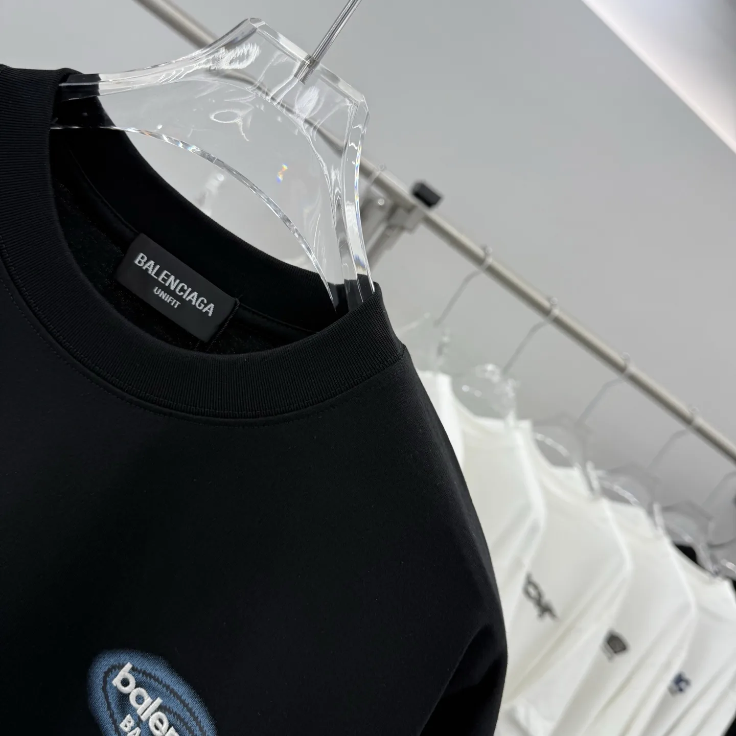 Embroidered Logo Oversized Cotton T-Shirt D15513880 — view 4