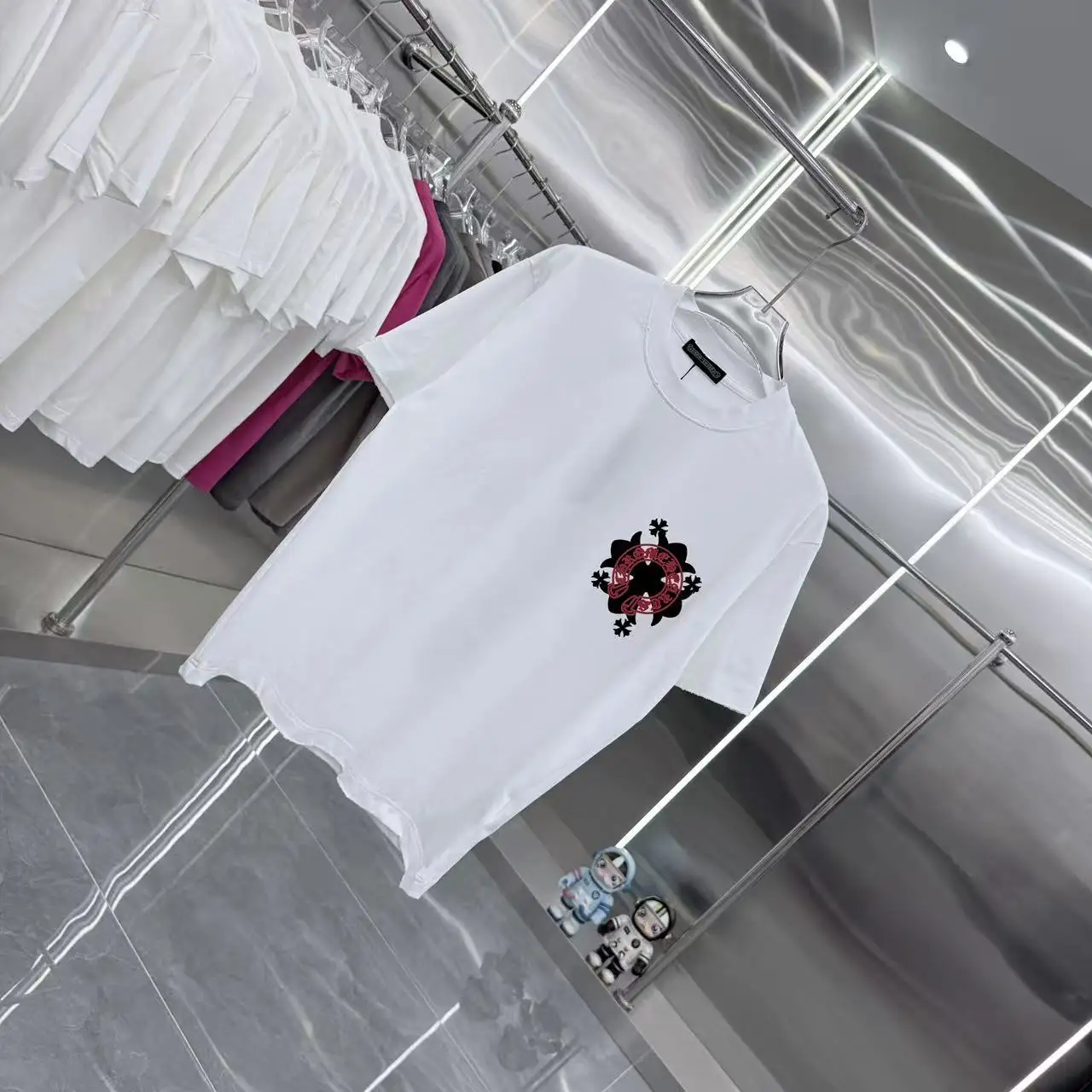 Distressed Logo Graphic T-Shirt D15513948 — view 2