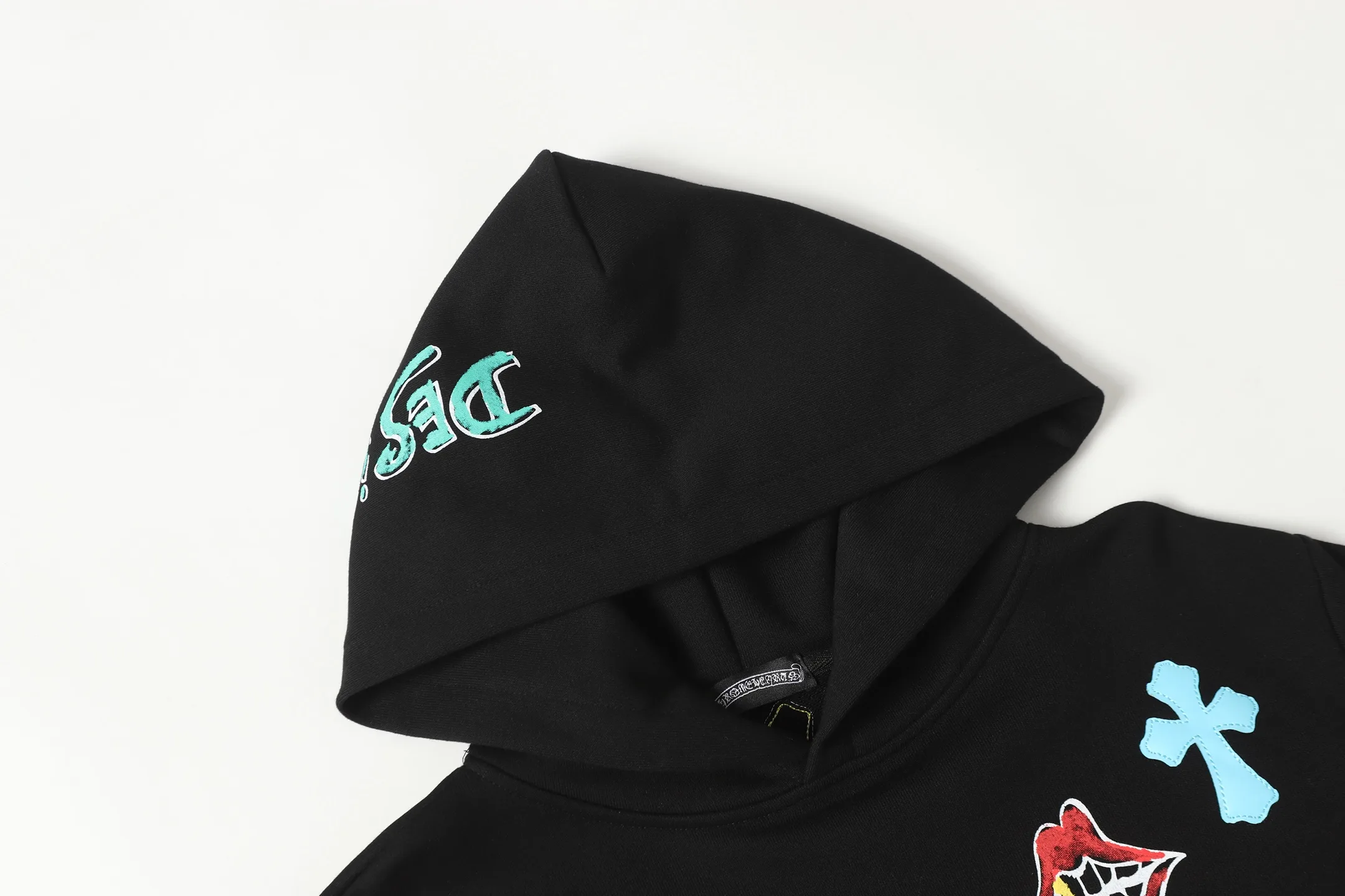 Graffiti Print Cross Patch Hoodie D16013463 — view 4