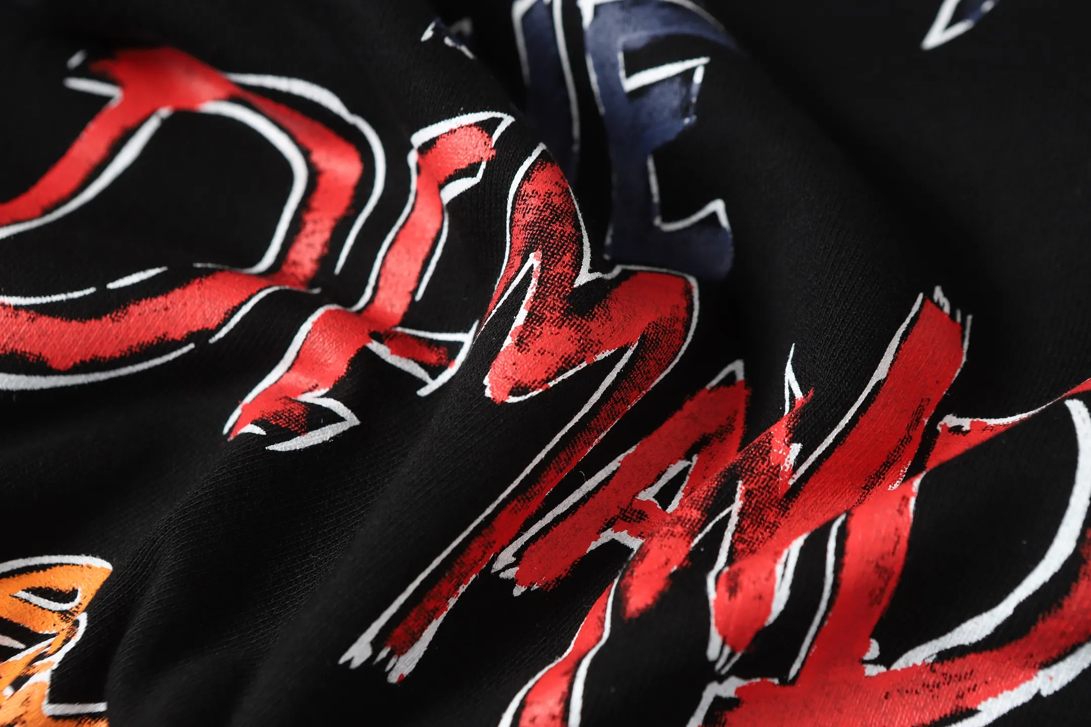 Graffiti Print Cross Patch Hoodie D16013463 — view 12