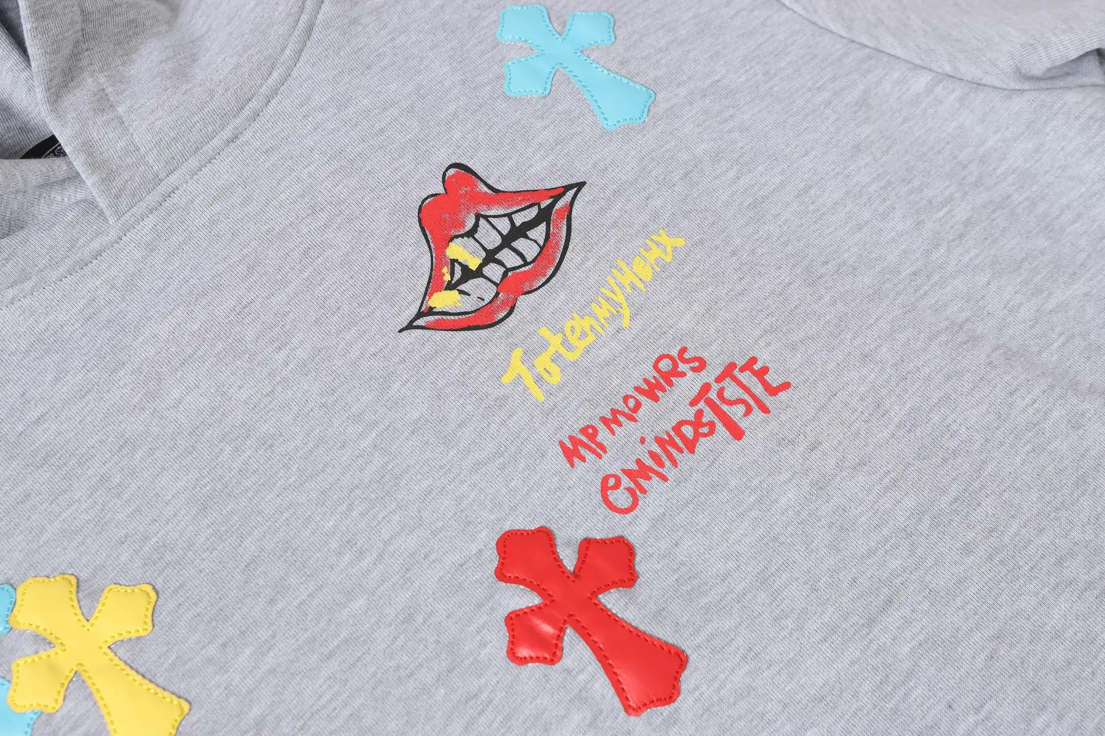 Graffiti Print Cross Patch Hoodie D16013461 — view 6