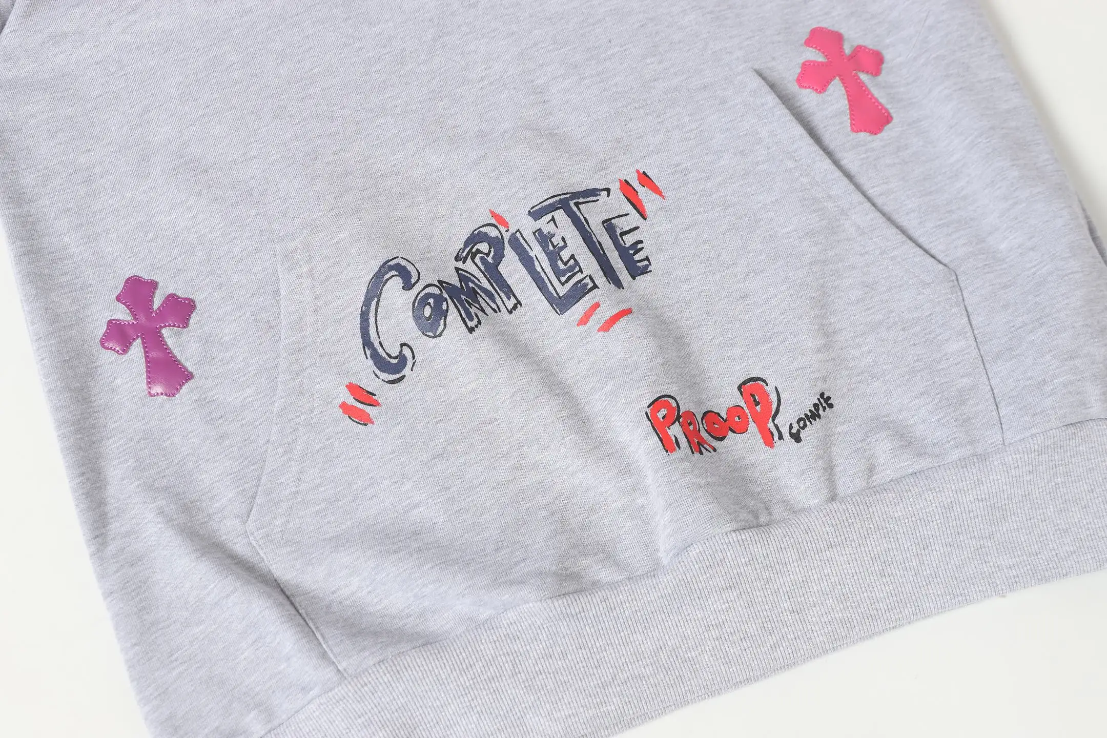 Graffiti Print Cross Patch Hoodie D16013461 — view 7