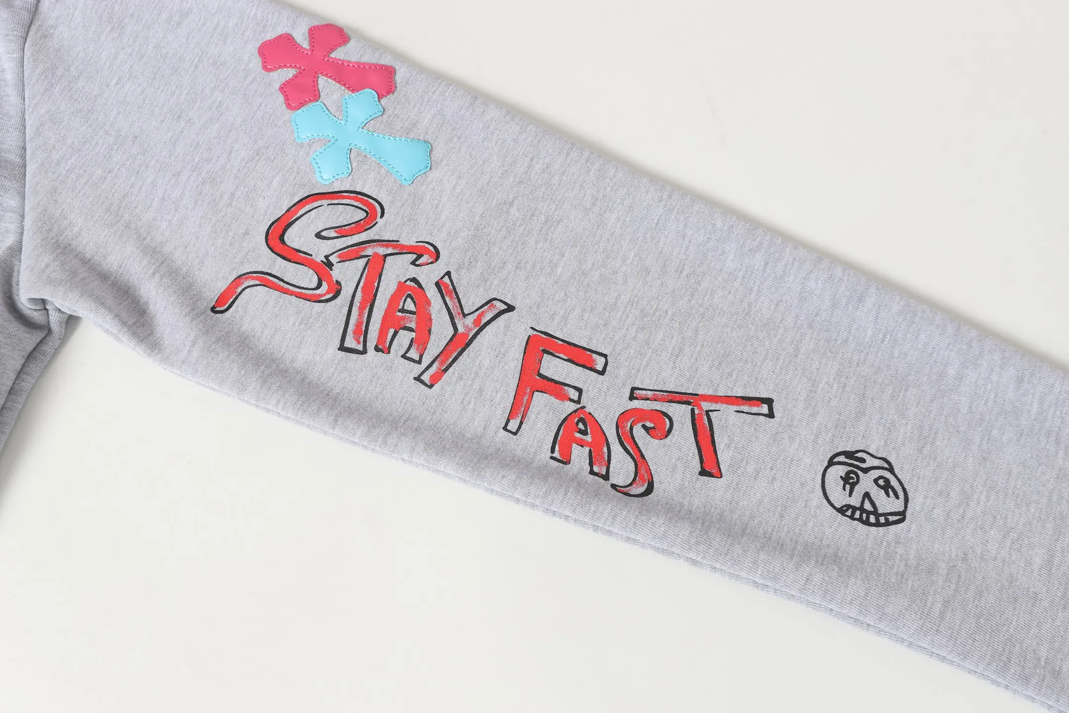 Graffiti Print Cross Patch Hoodie D16013461 — view 9