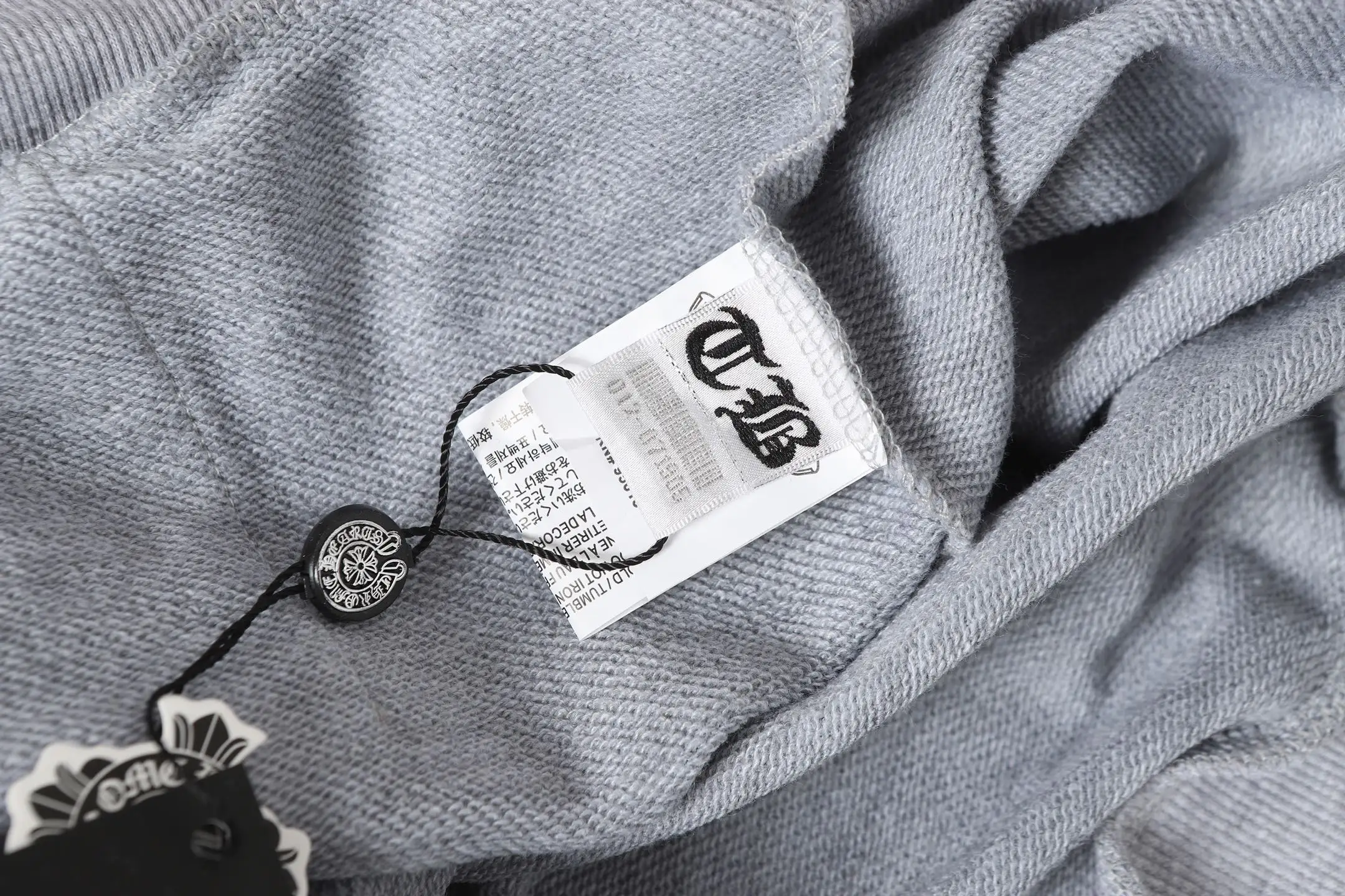 Graffiti Print Cross Patch Hoodie D16013461 — view 12