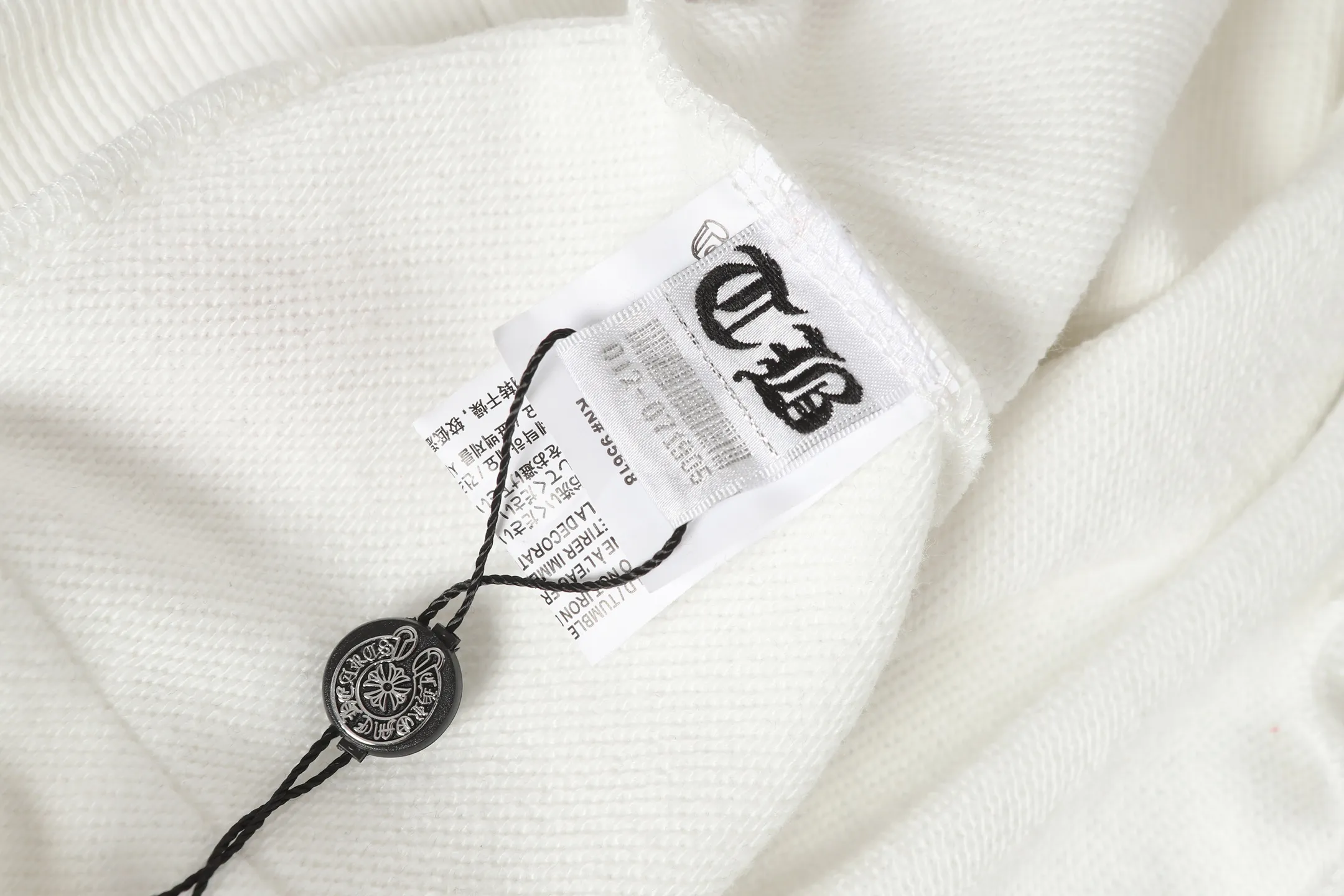 Graffiti Print Cross Patch Hoodie D16013462 — view 9