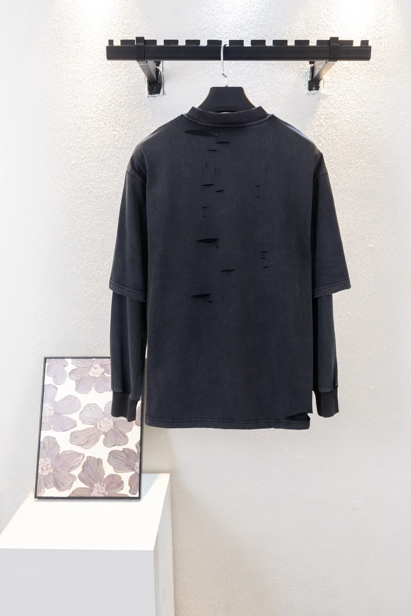 Distressed Double-Layer Long-Sleeve T-Shirt D16012266 — view 2