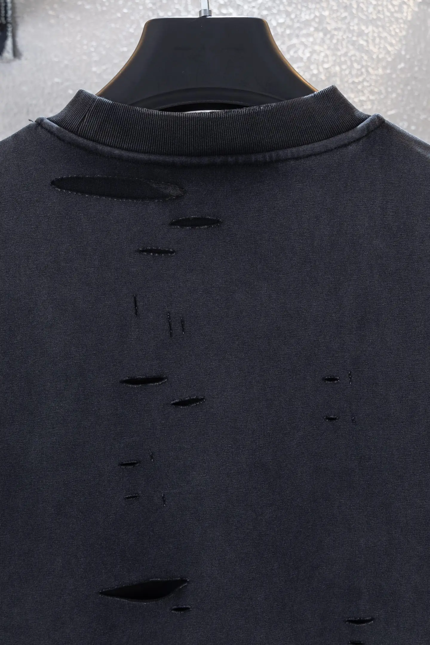 Distressed Double-Layer Long-Sleeve T-Shirt D16012266 — view 4