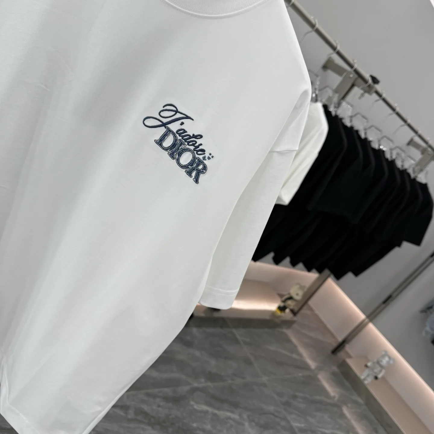 J'adore Dior Logo Embroidered Cotton T-Shirt D16013875 — view 5