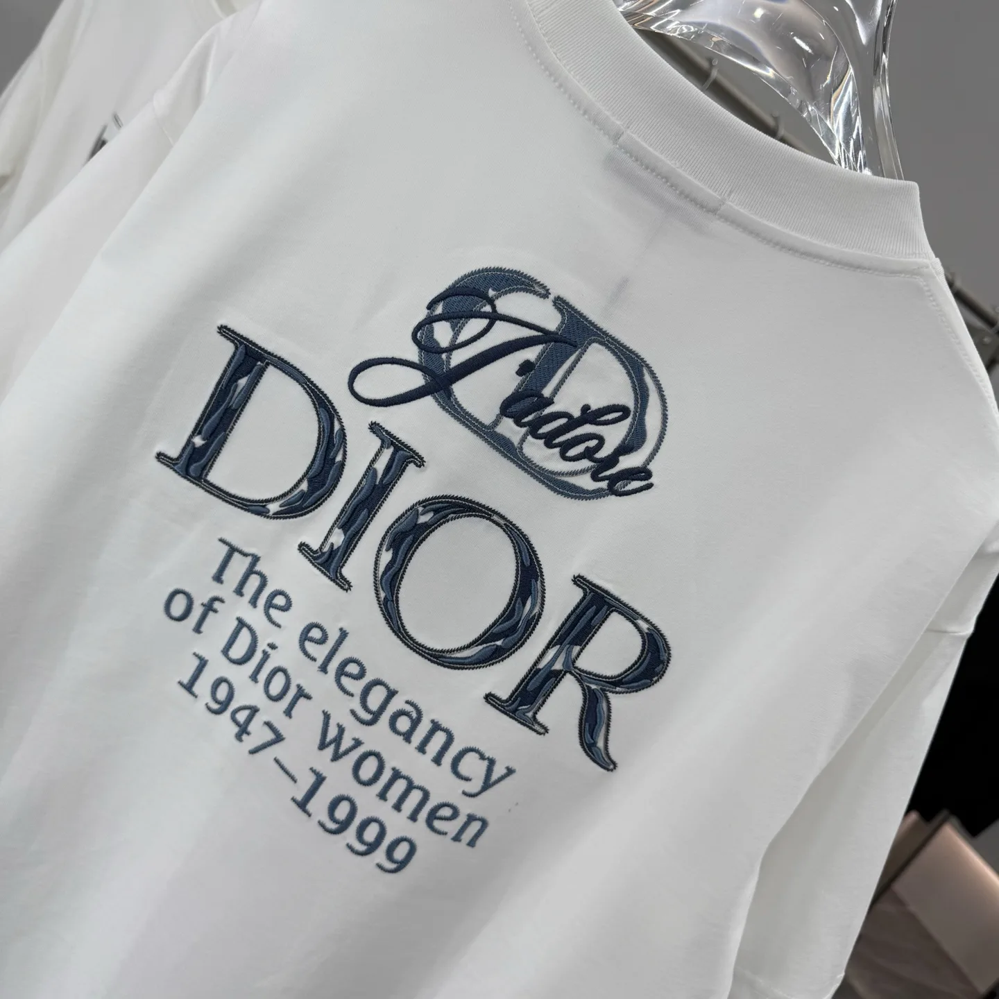 J'adore Dior Logo Embroidered Cotton T-Shirt D16013875 — view 8