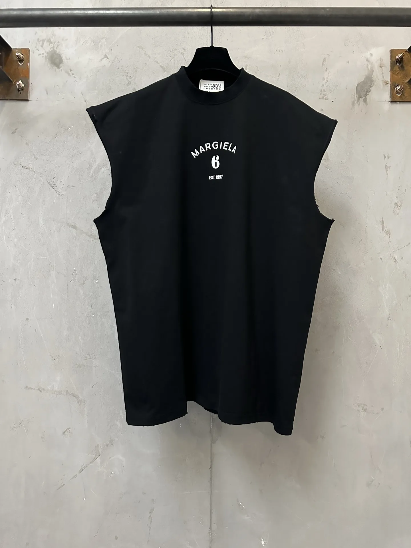 MM6 Logo Print Sleeveless T-Shirt D16011185