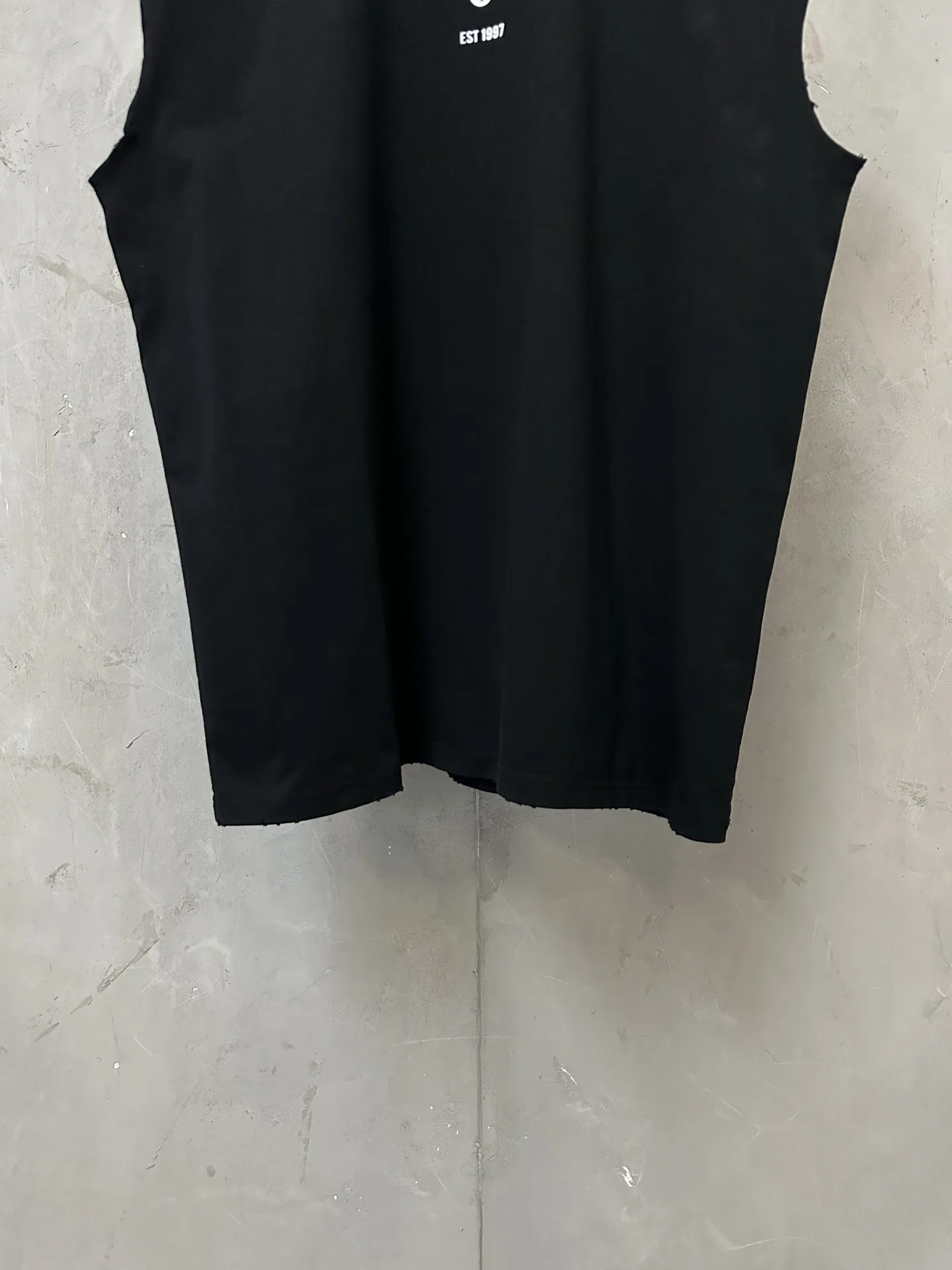 MM6 Logo Print Sleeveless T-Shirt D16011185 — view 4