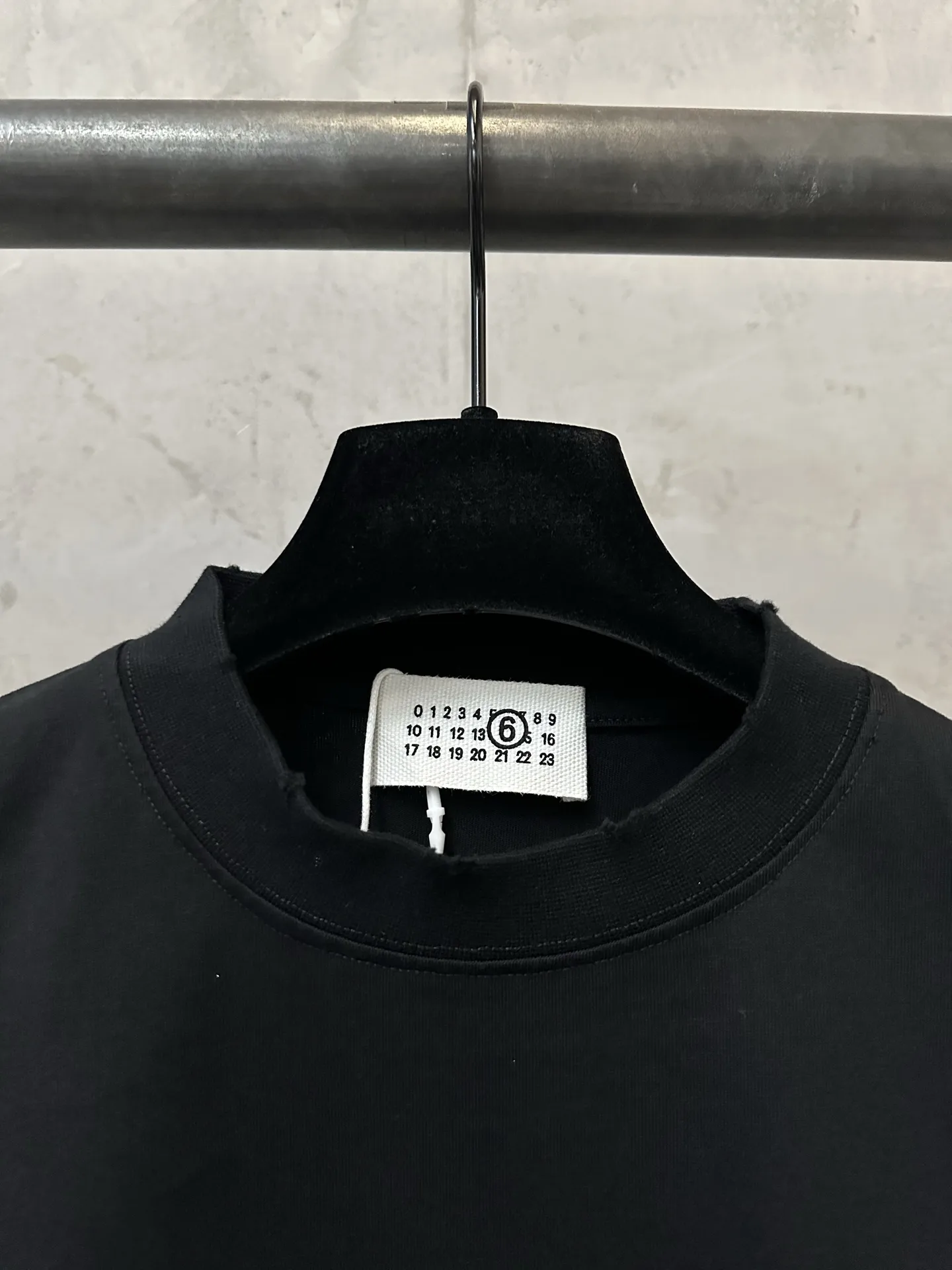 MM6 Logo Print Sleeveless T-Shirt D16011185 — view 5