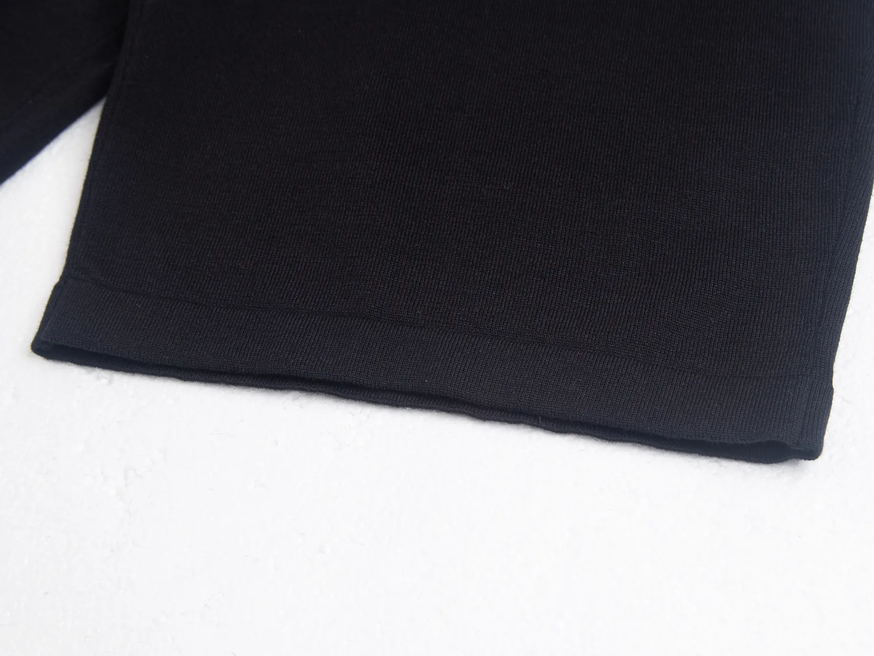 Logo-Jacquard Wool Short-Sleeve Knit Sweater D16015851 — view 9
