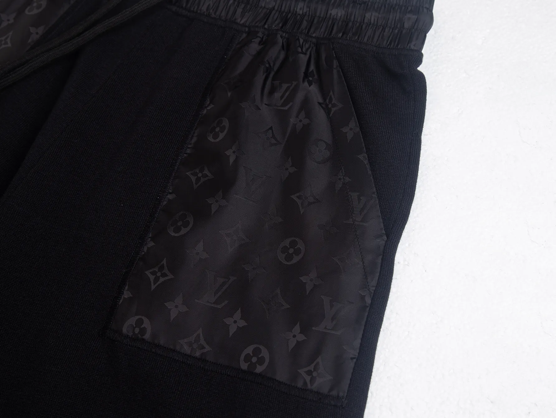 Monogram Jacquard Wool-Blend Knit Shorts D16015850 — view 3