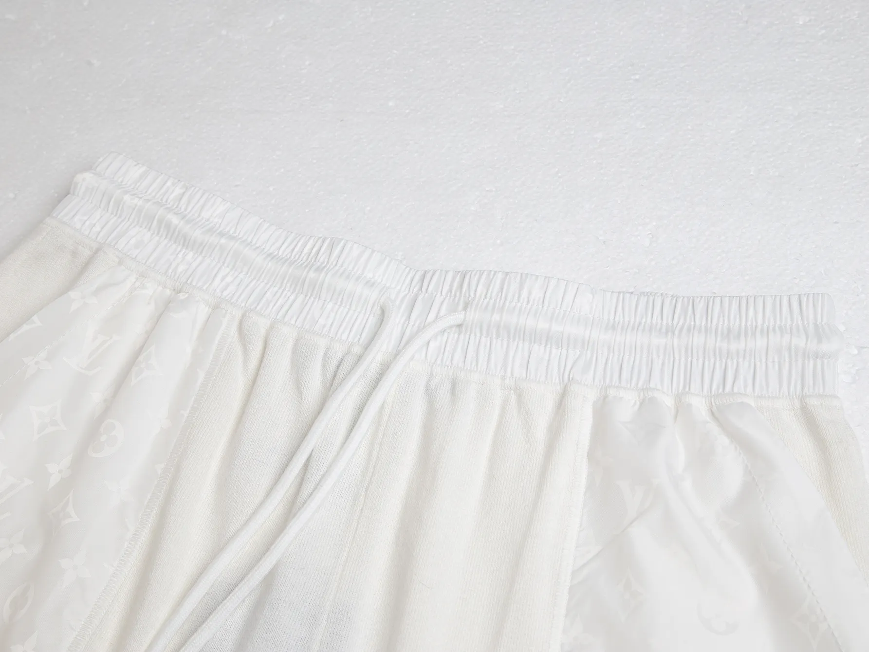 Logo Jacquard Wool Knit Shorts D16015848 — view 3