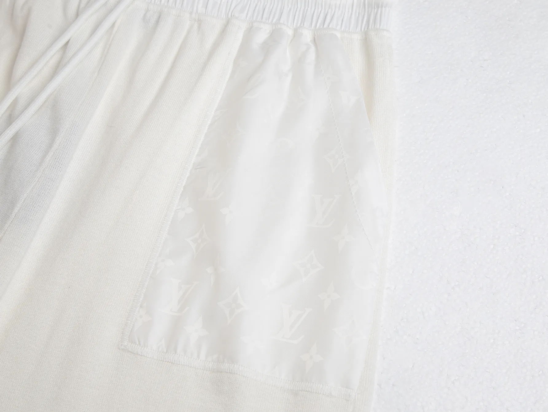 Logo Jacquard Wool Knit Shorts D16015848 — view 4