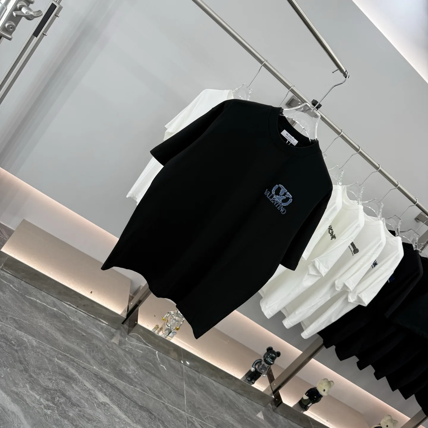 Logo Patch Embroidered Cotton T-Shirt D16513878 — view 2