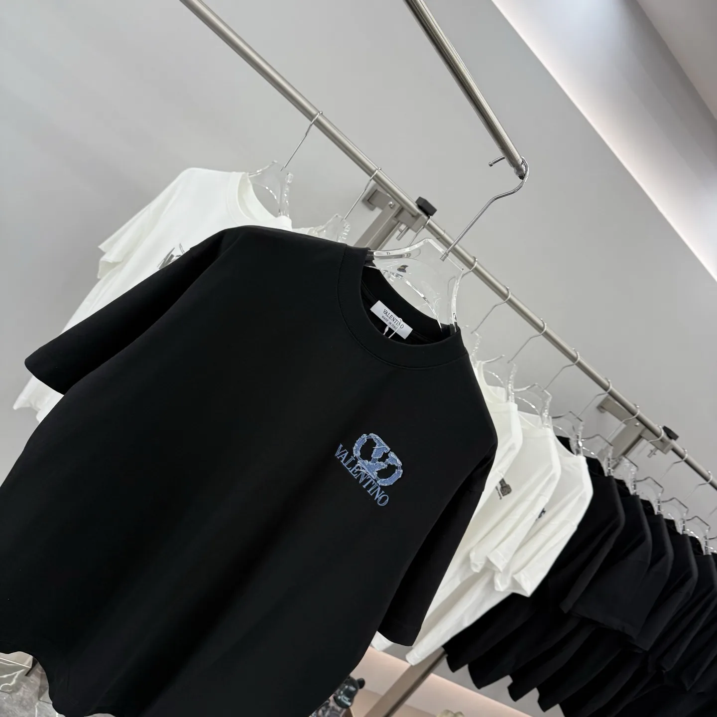 Logo Patch Embroidered Cotton T-Shirt D16513878 — view 3
