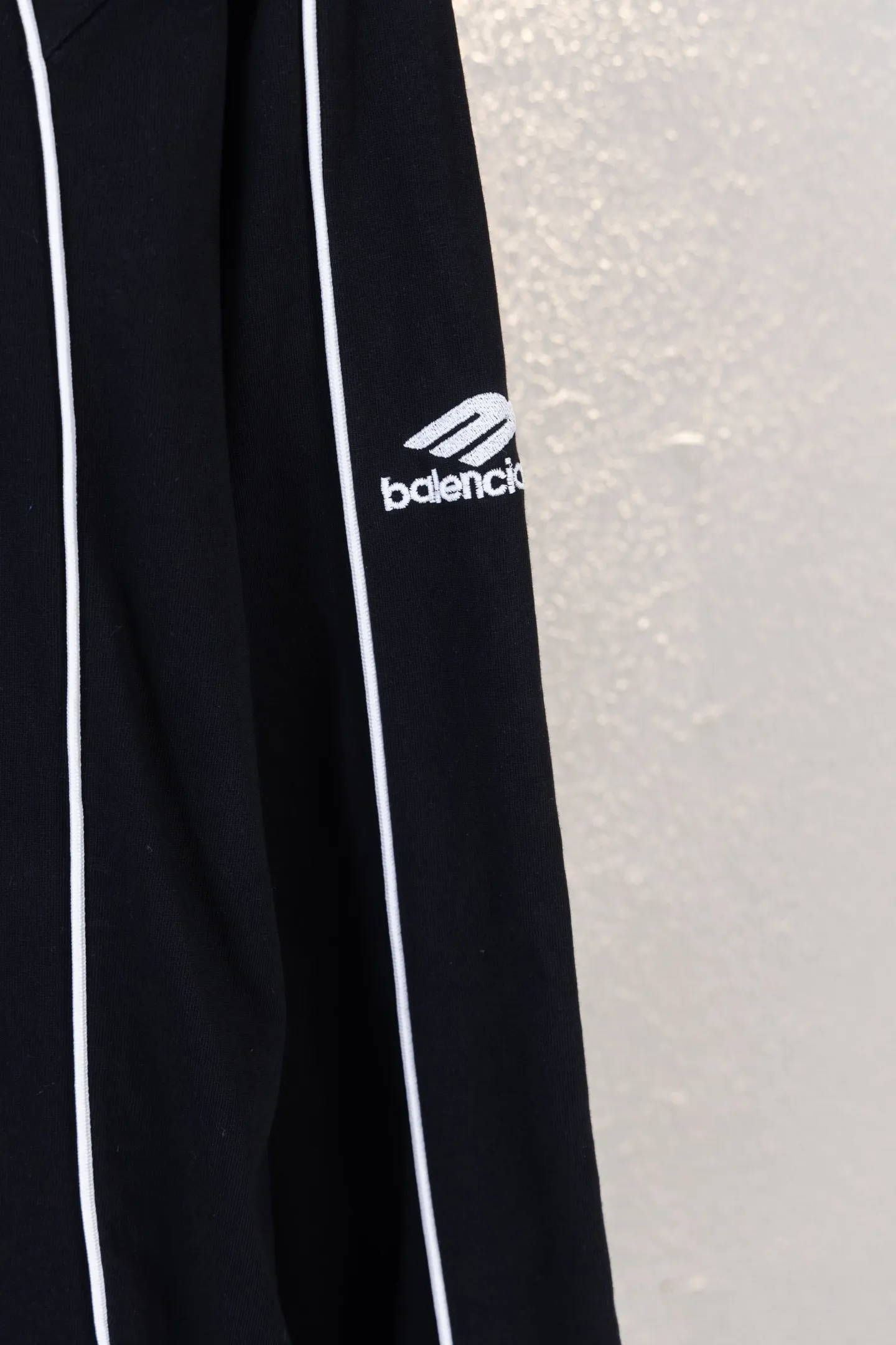 Embroidered Logo Long-Sleeve Jersey D16512257 — view 8