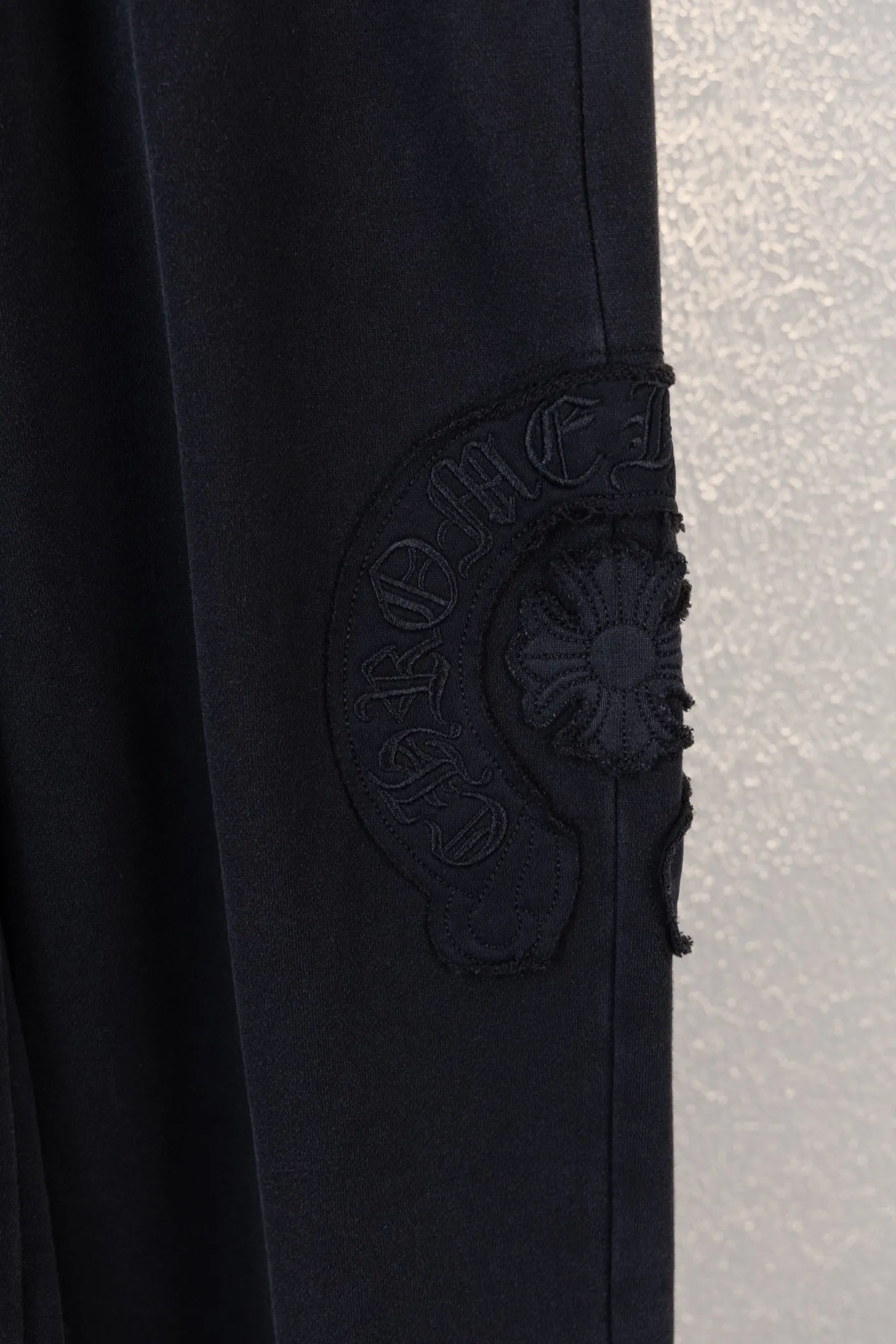 Horshoe Patch Embroidered Sweatpants D16512246 — view 3
