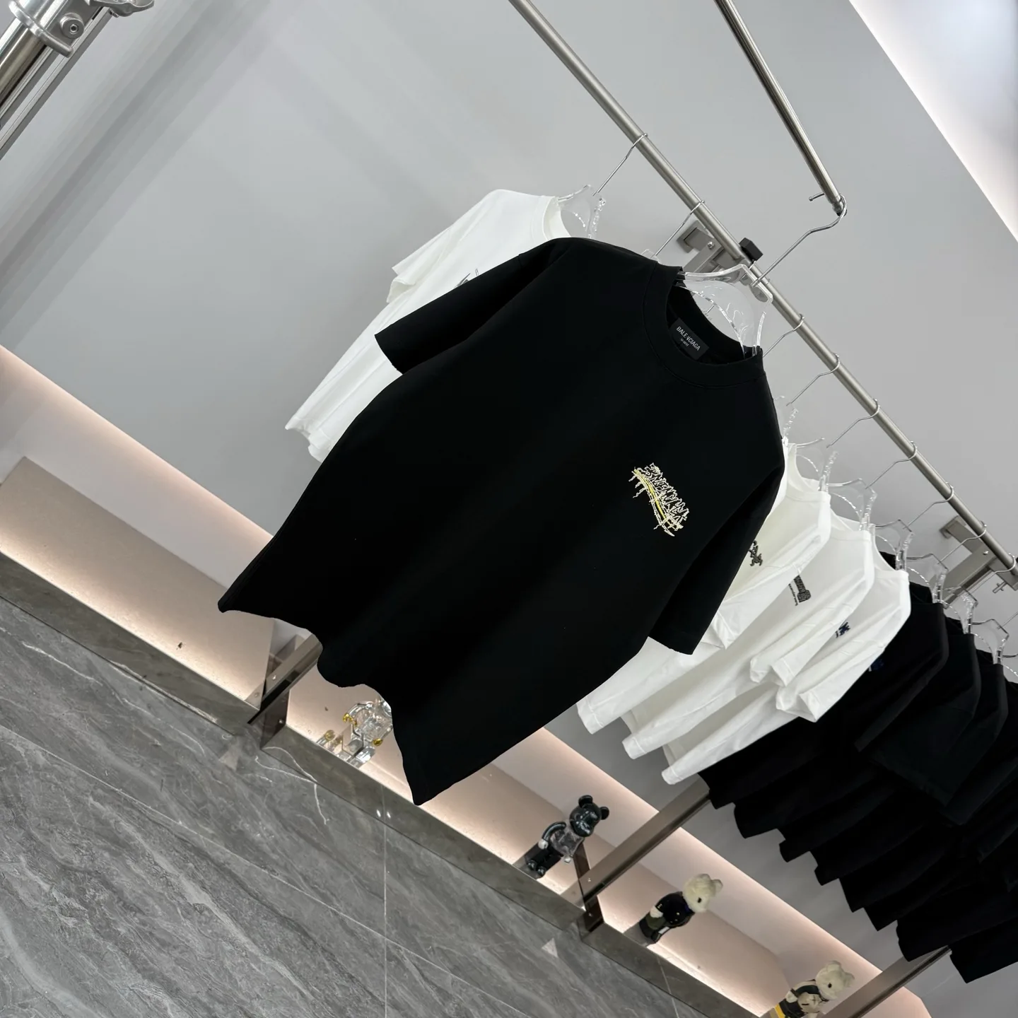 Embroidered Logo Oversized T-Shirt D16513896 — view 2