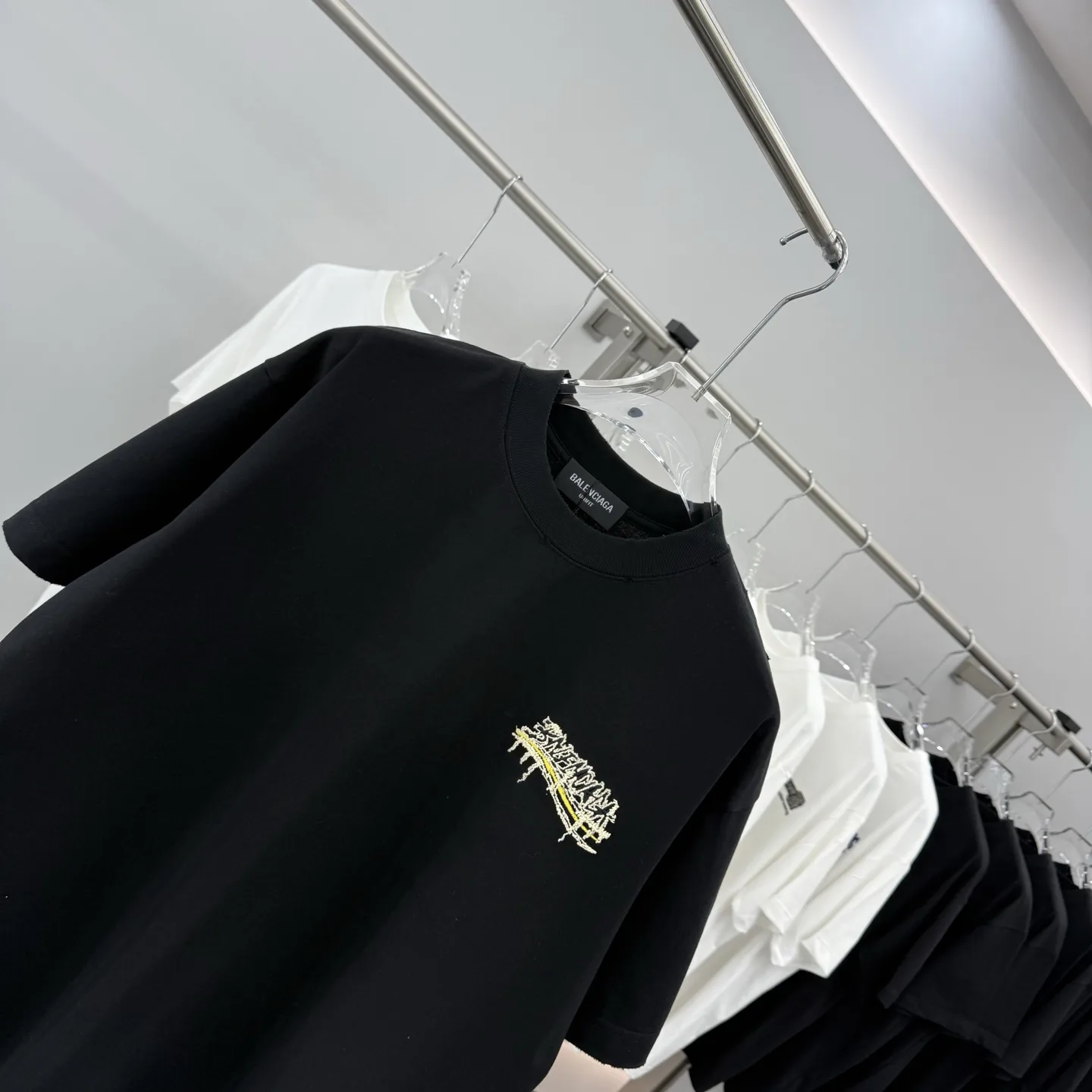 Embroidered Logo Oversized T-Shirt D16513896 — view 3