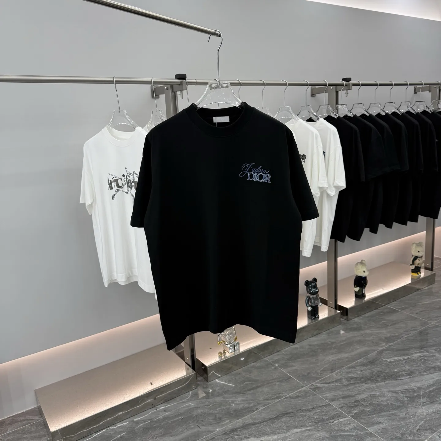 J'adore Dior Logo Embroidered T-Shirt D16513876