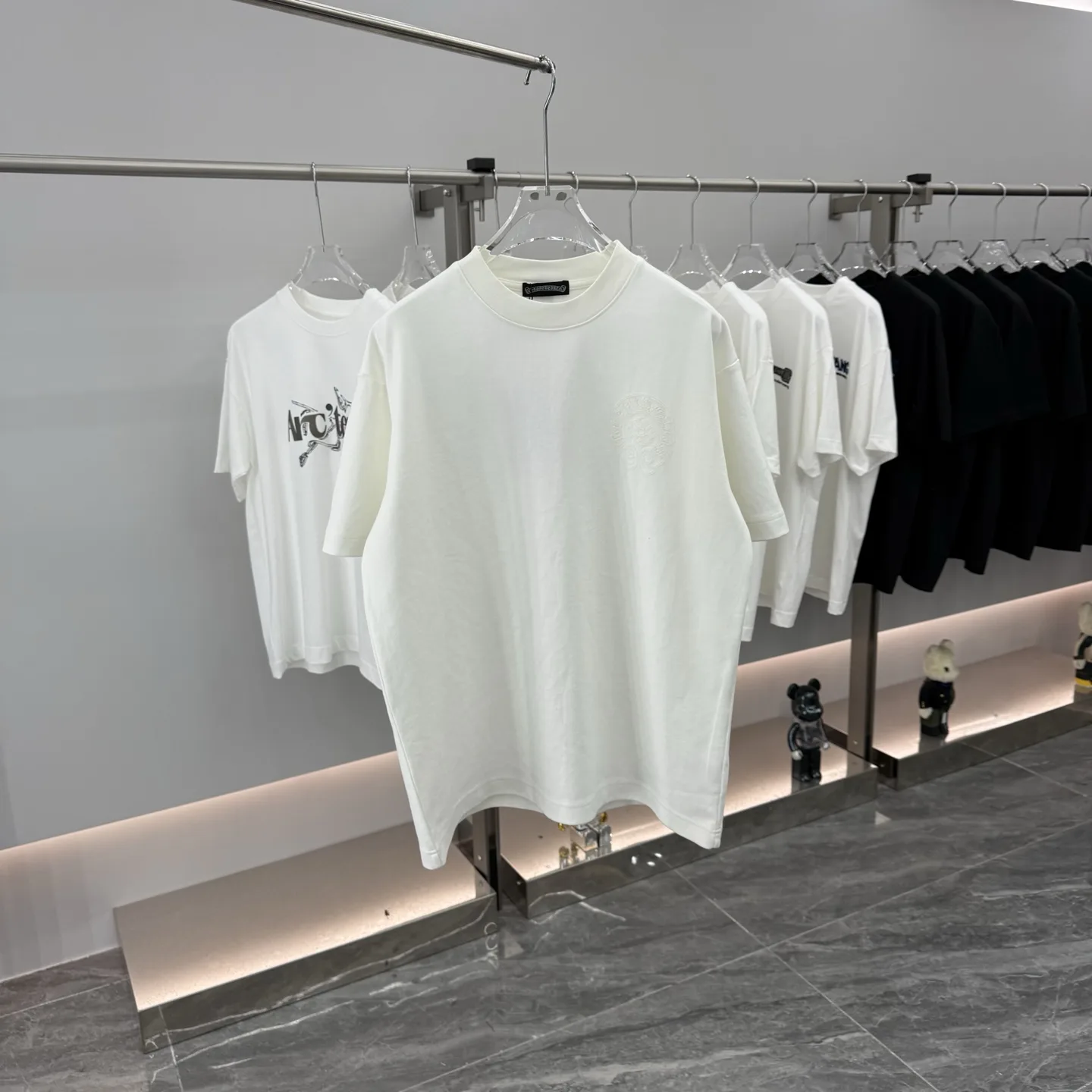 Laser-Cut Logo Crew-Neck T-Shirt D16513848